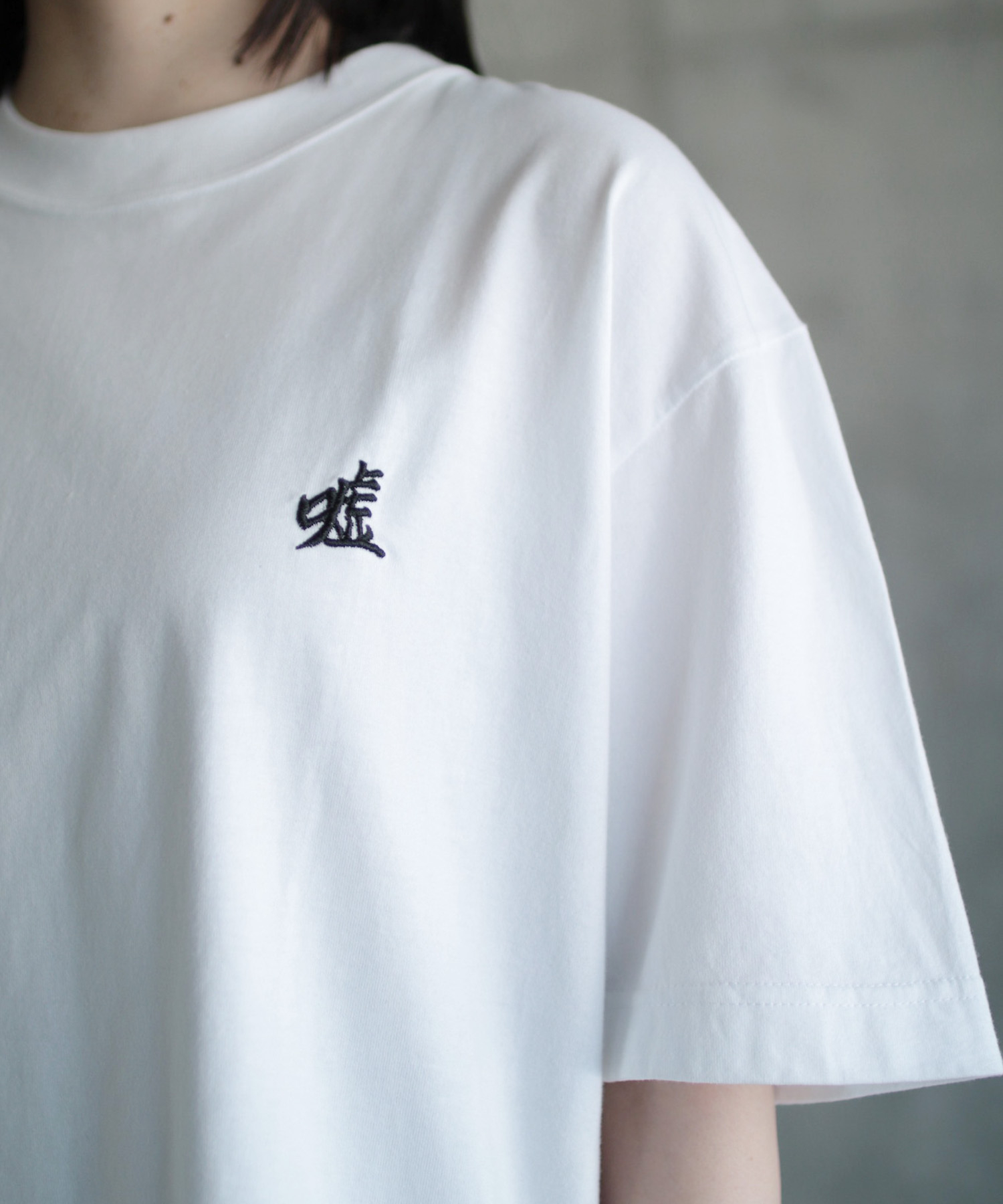 LOVE AND LIE EMBROIDERY H/S TEE