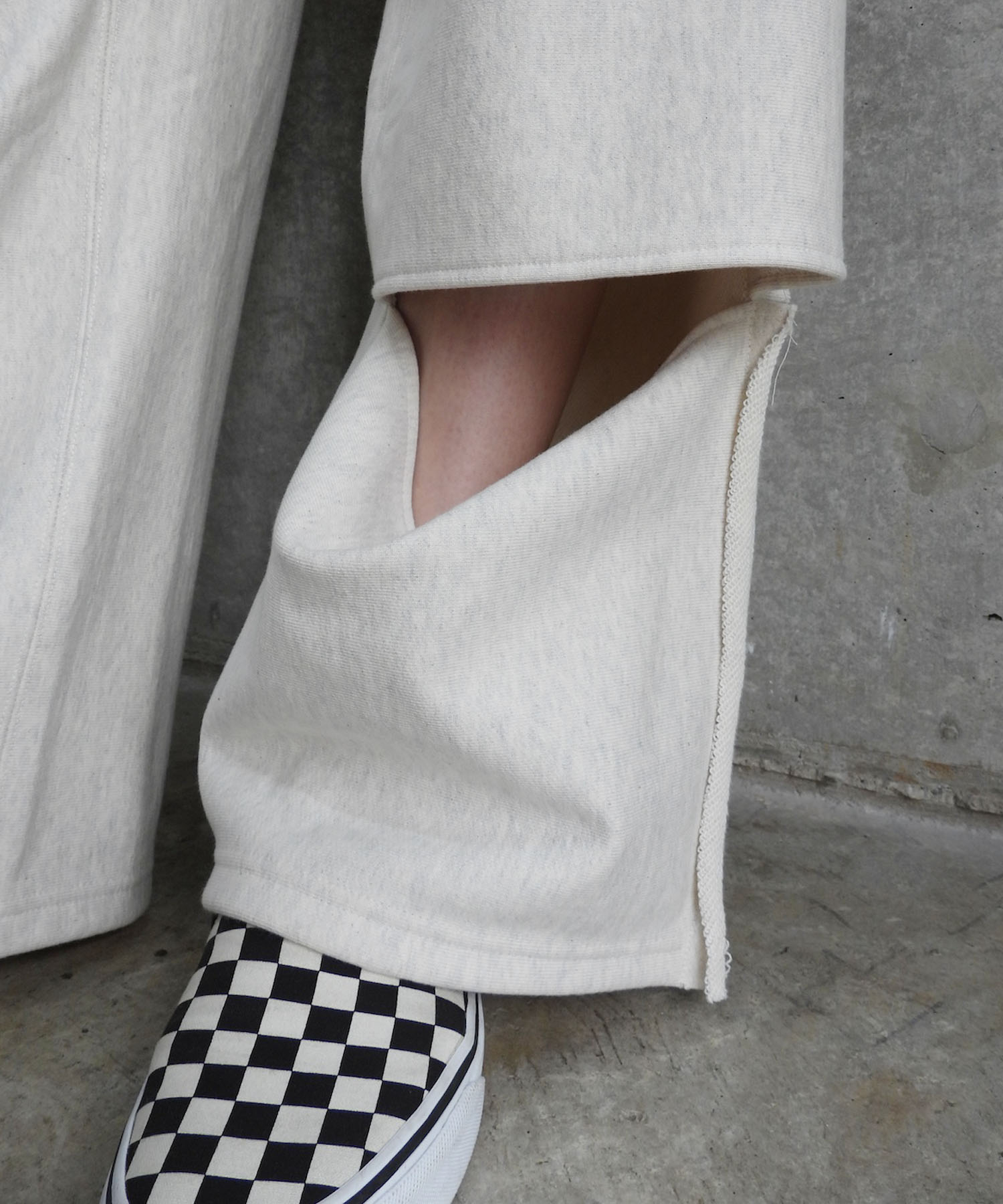 Side Row Edge Slit Pants