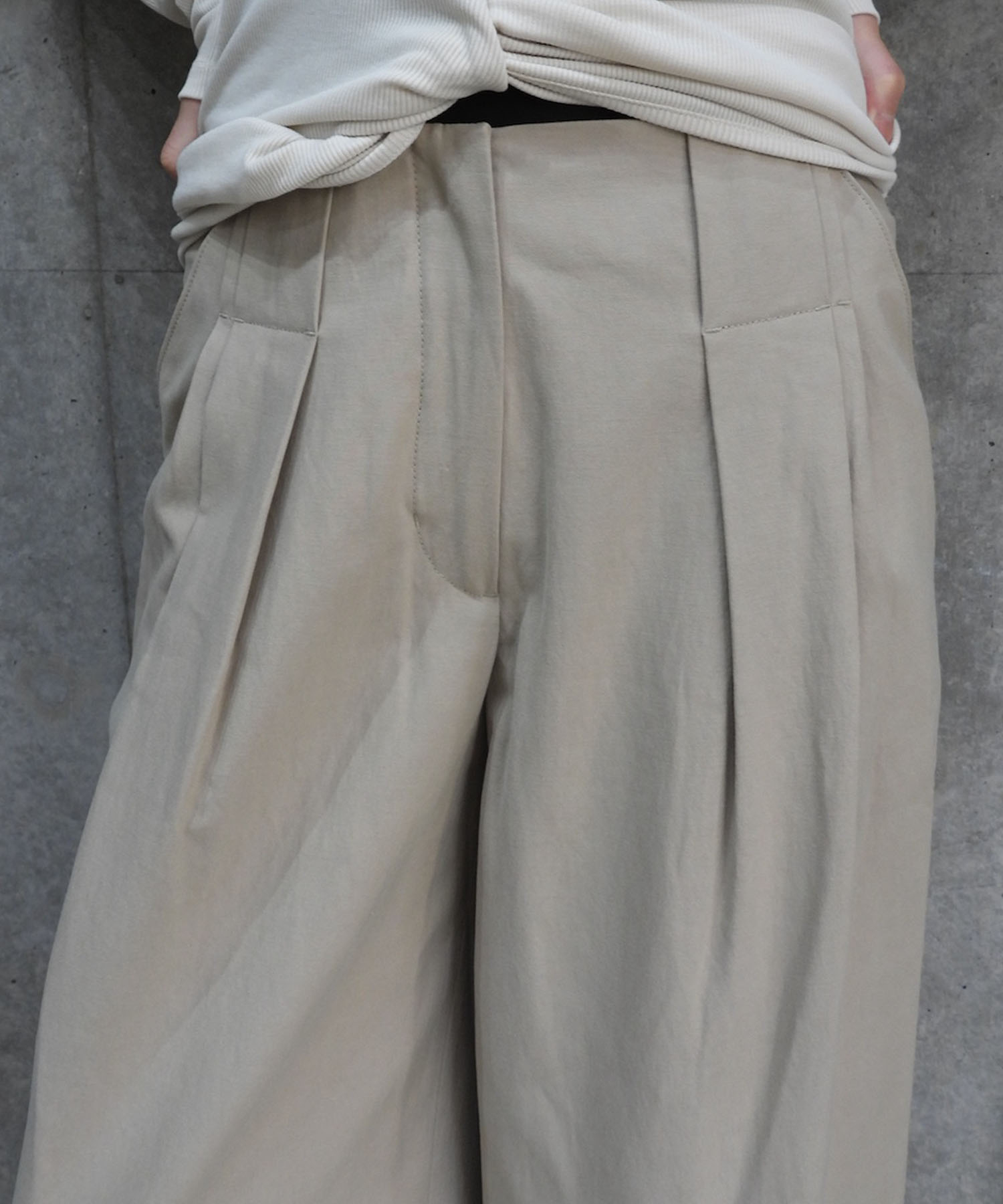 Wide Two-Tuck Pants