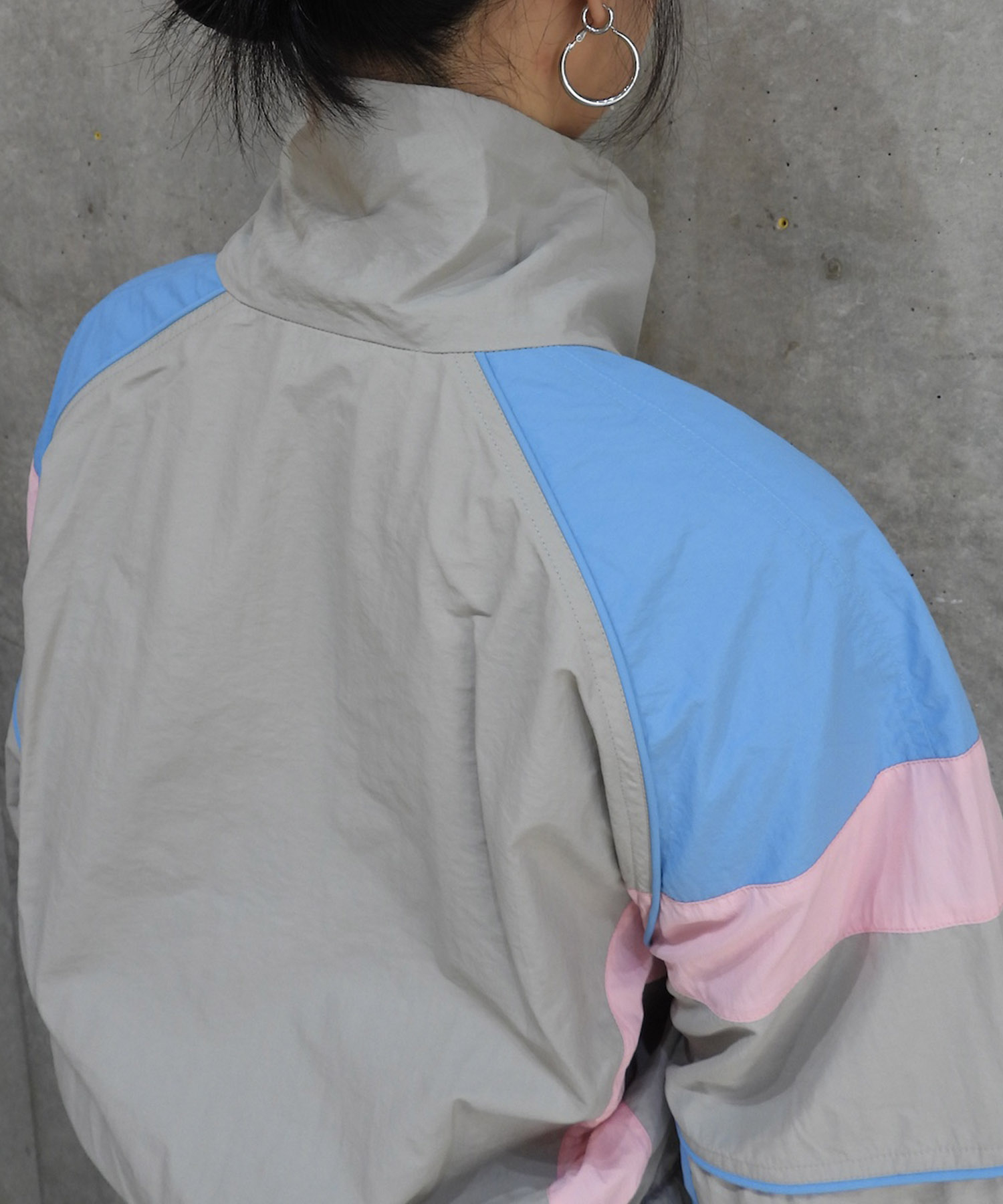 GREY SHORT WINDBREAKER DRESS