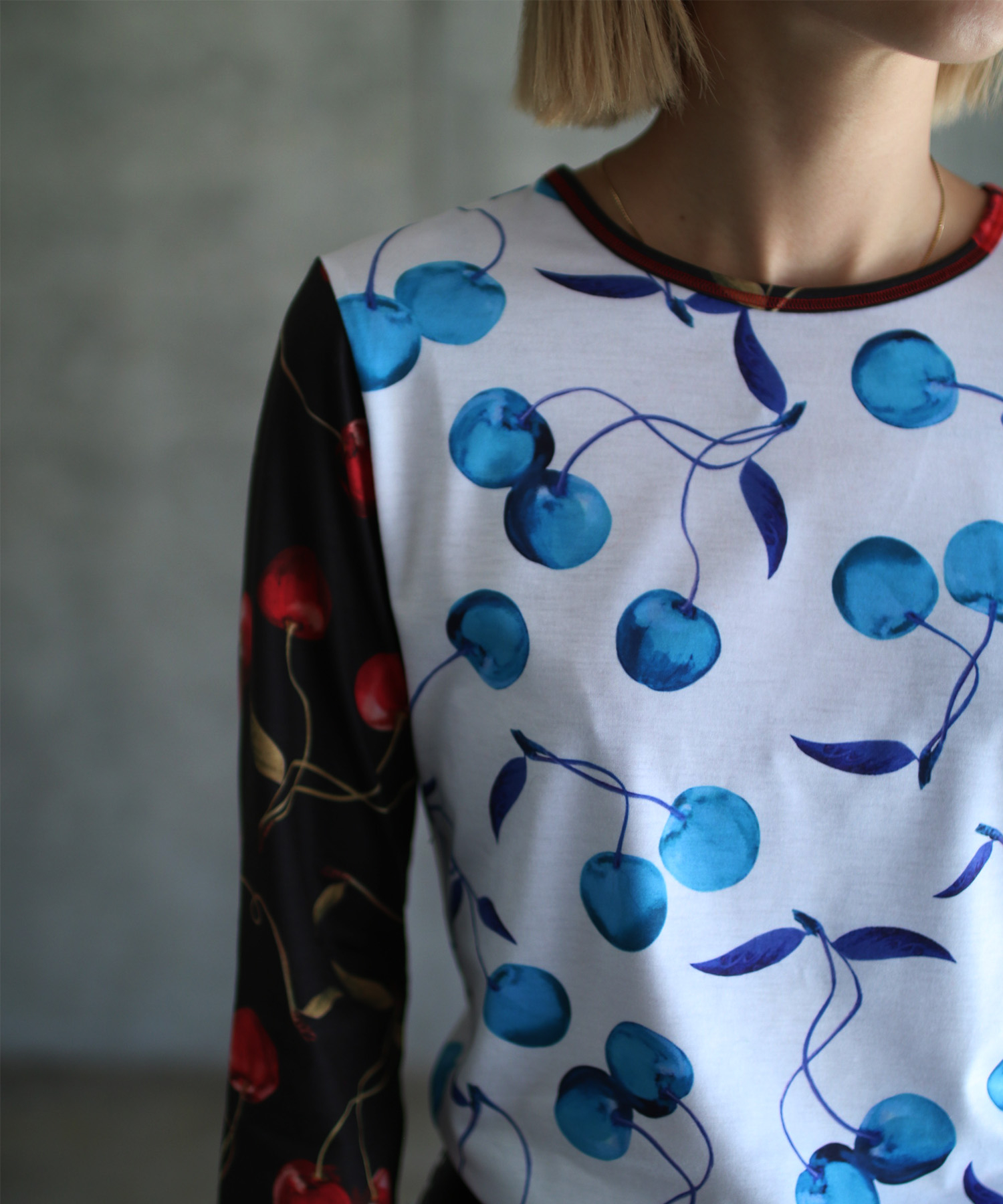 DUELLING CHERRIES FITTED JERSEY TOP