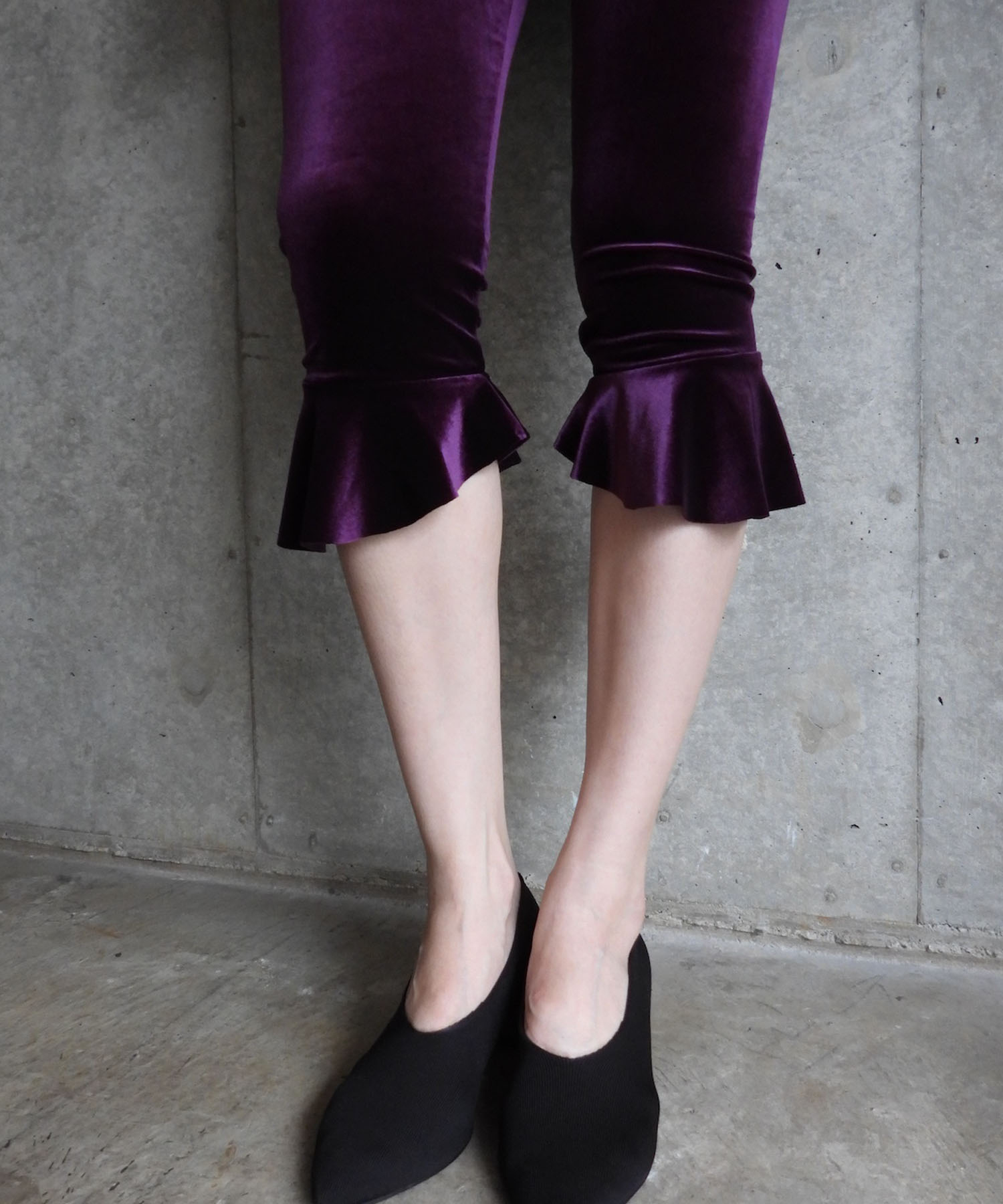 Velvet Volant Capri Pants