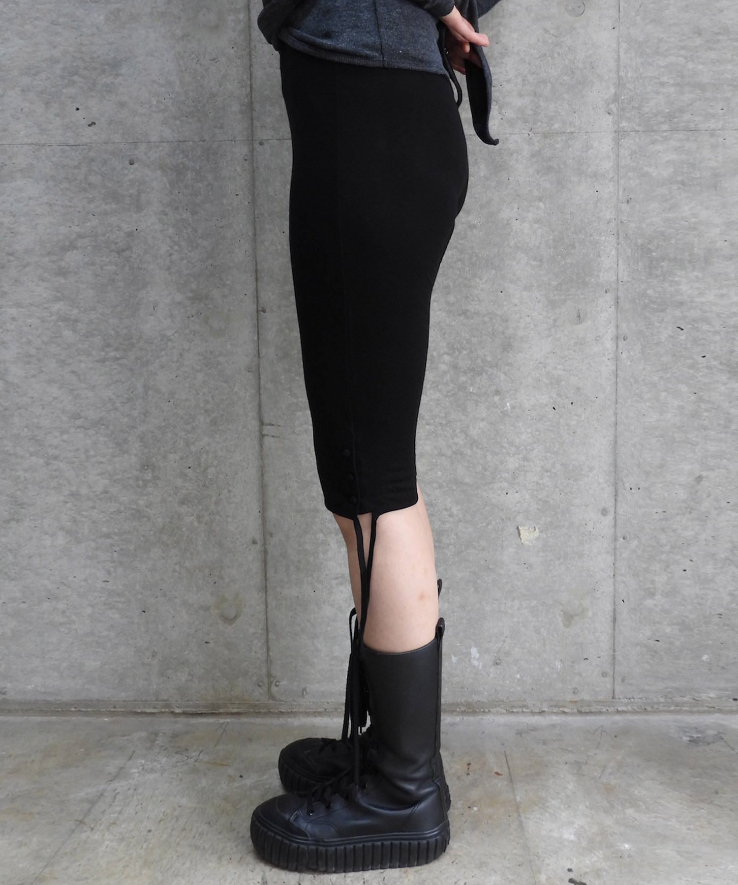 Buttoned Wool Half Leggings