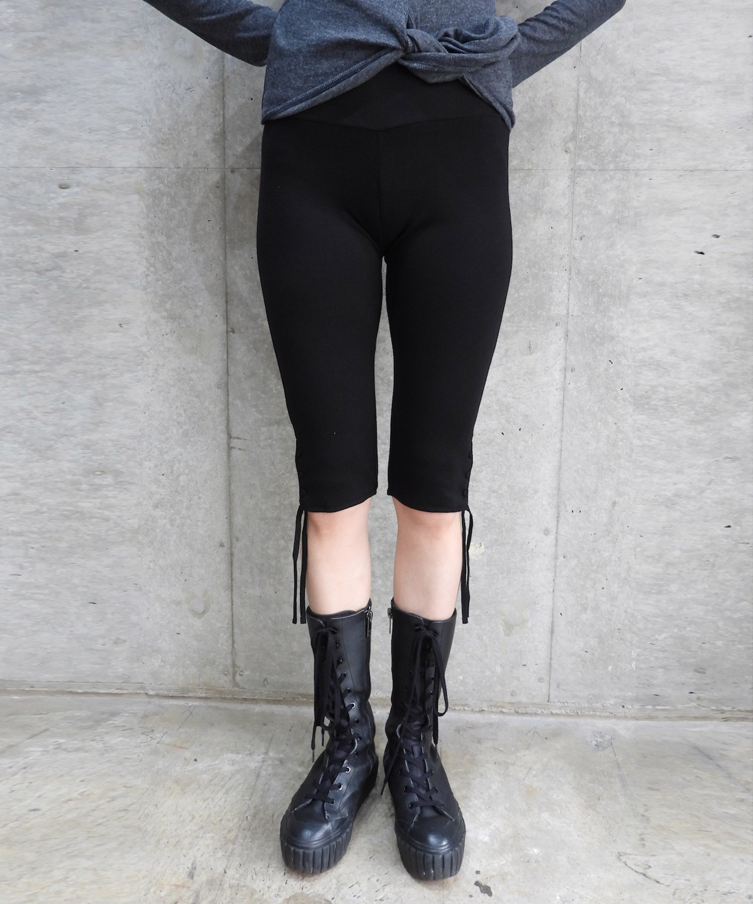 Buttoned Wool Half Leggings