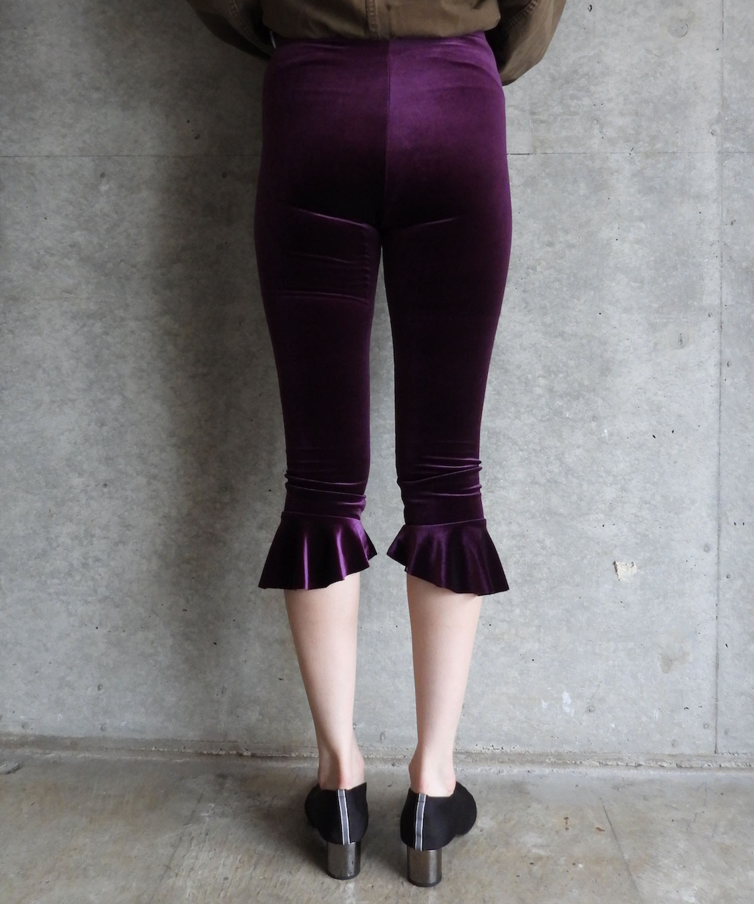 Velvet Volant Capri Pants
