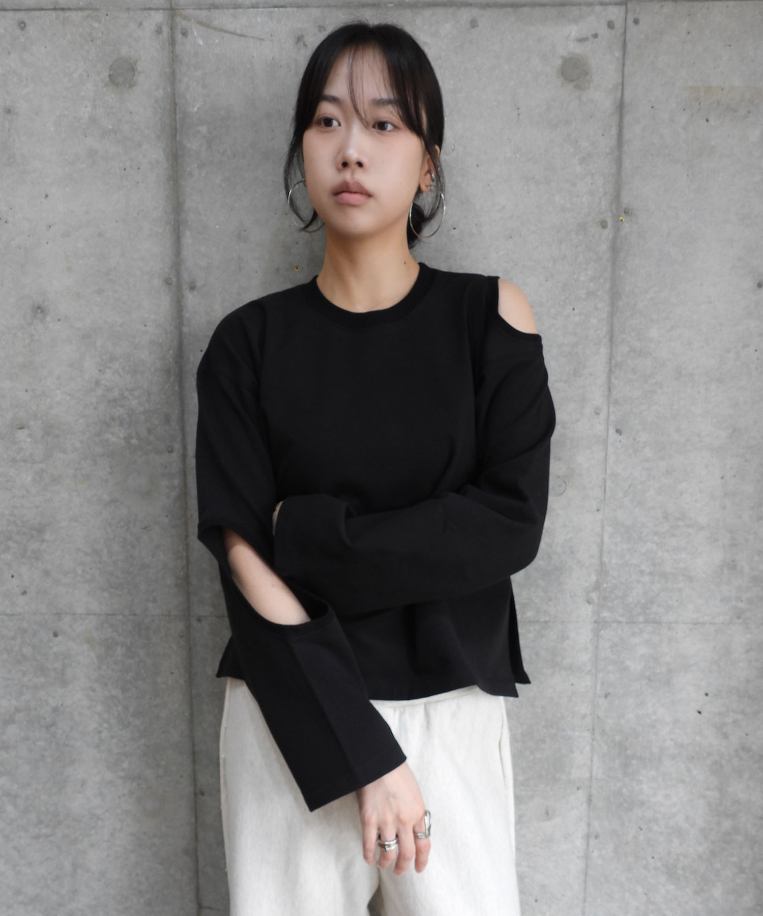 L/S Hole Sweat Shirts