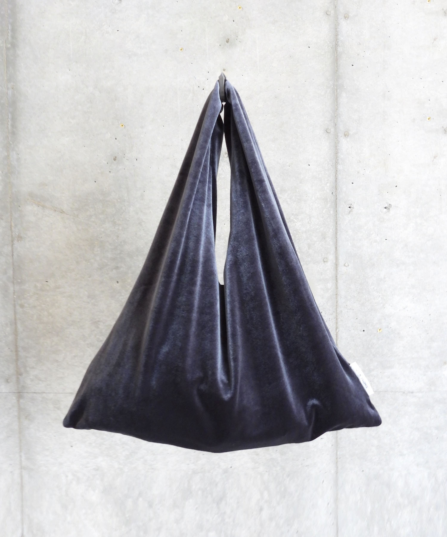 VELVET POUCH