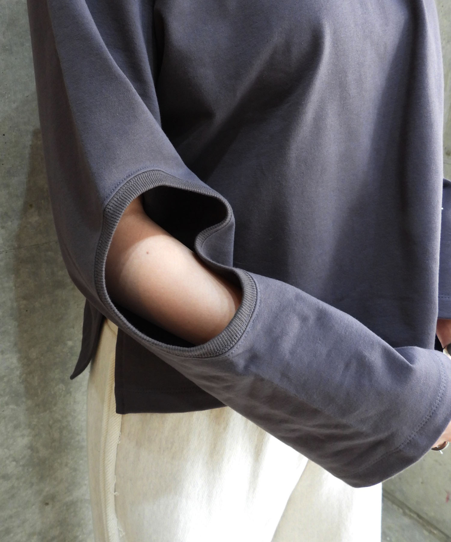 L/S Hole Sweat Shirts