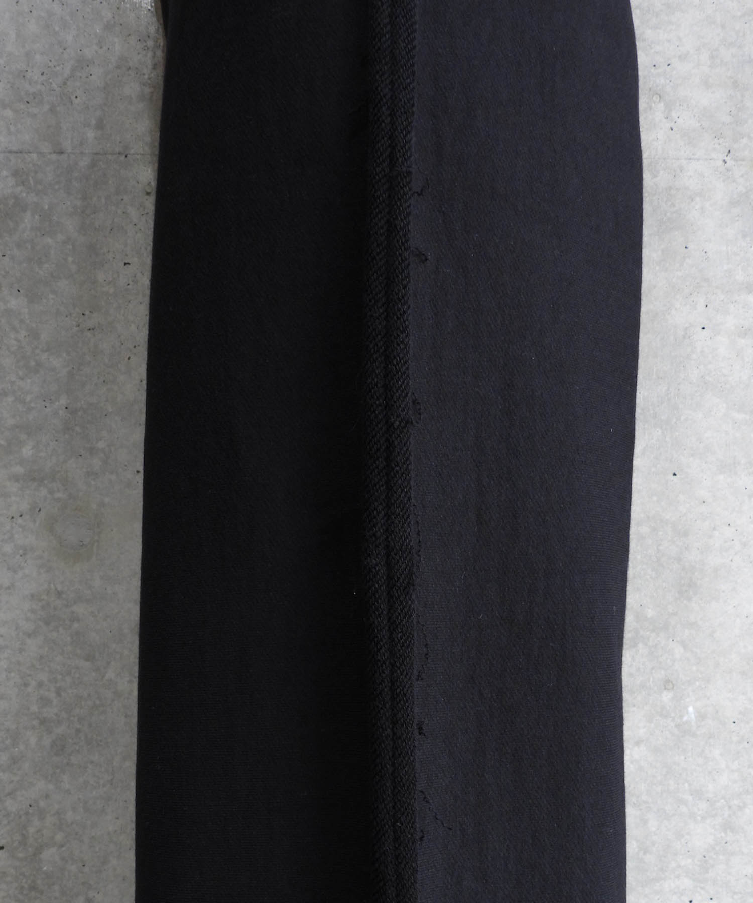 Side Row Edge Slit Pants