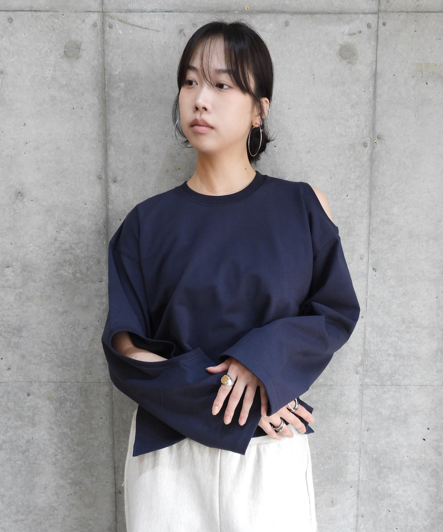 L/S Hole Sweat Shirts