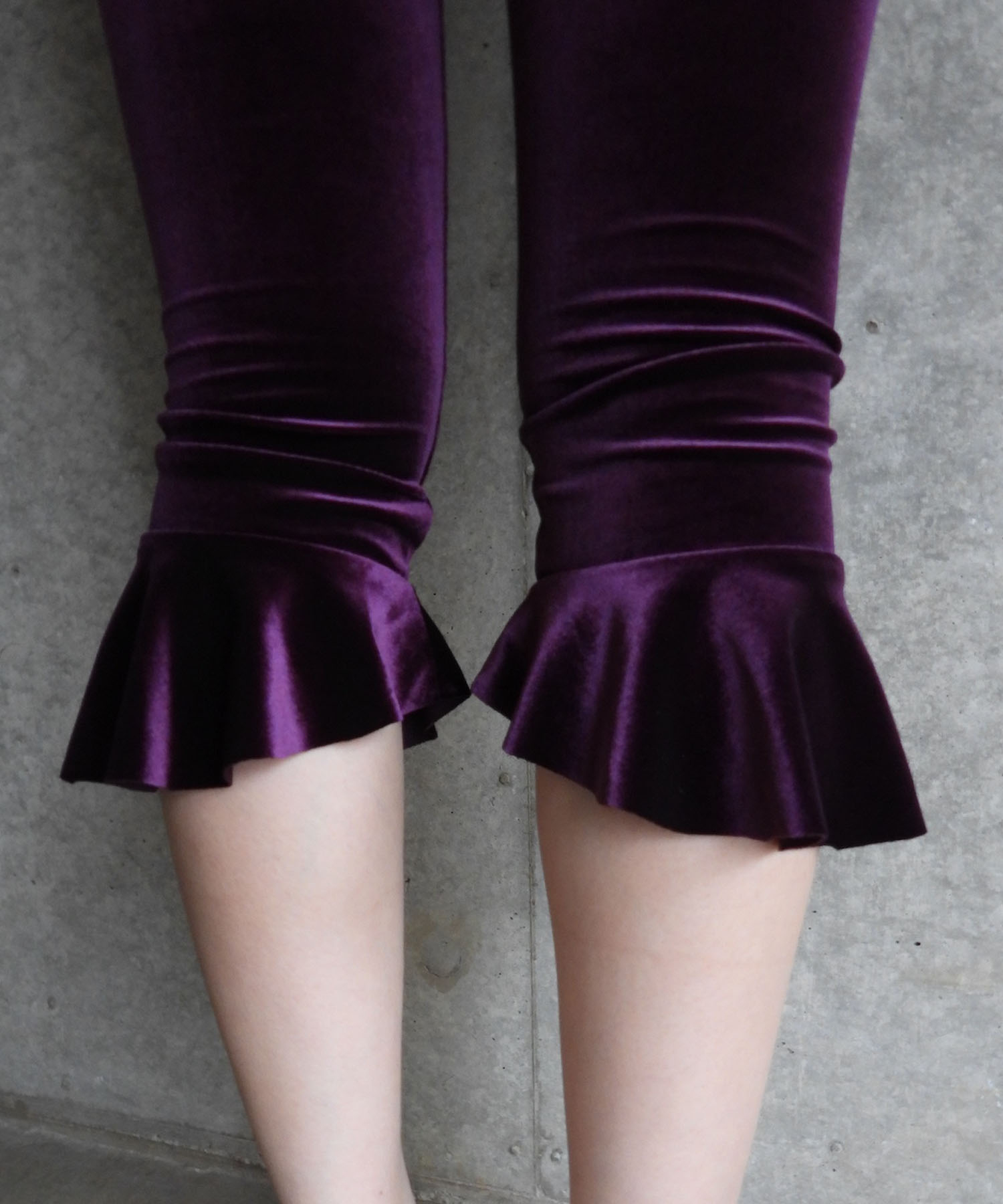 Velvet Volant Capri Pants
