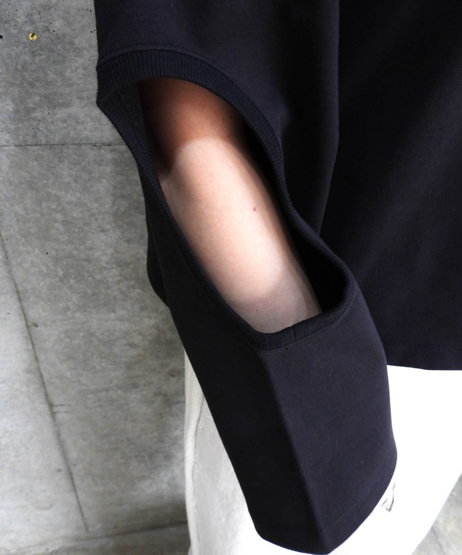 L/S Hole Sweat Shirts