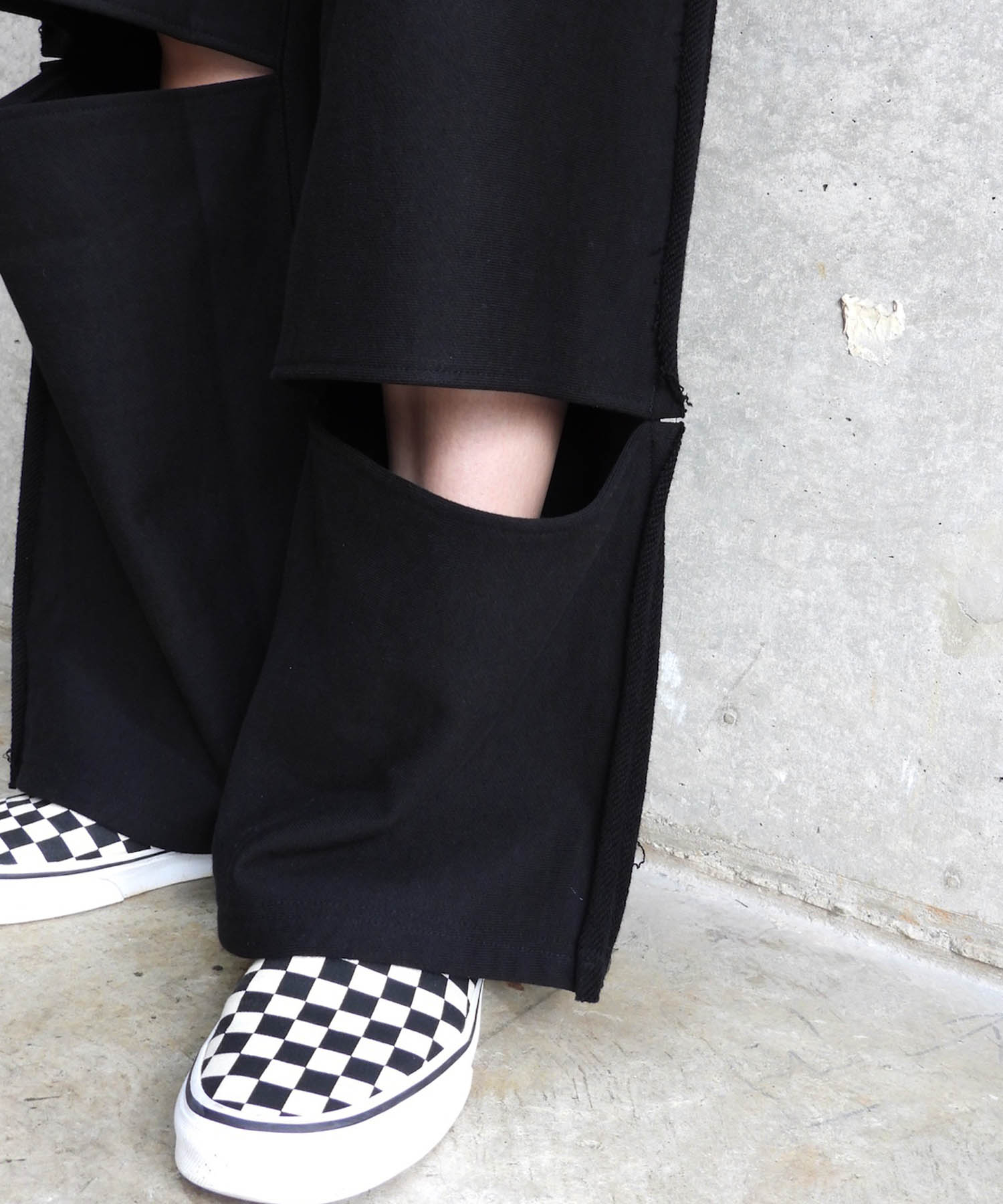 Side Row Edge Slit Pants