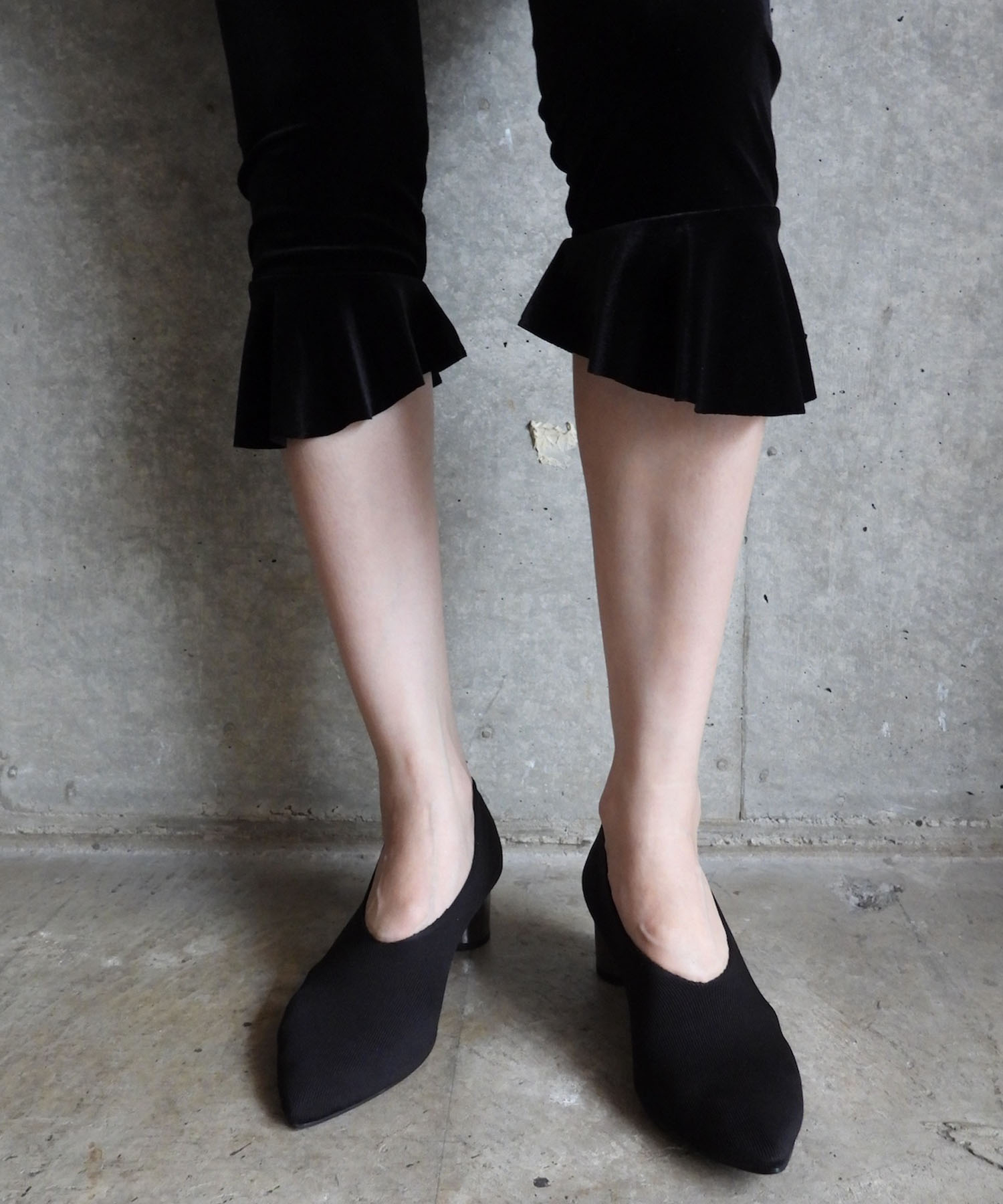 Velvet Volant Capri Pants
