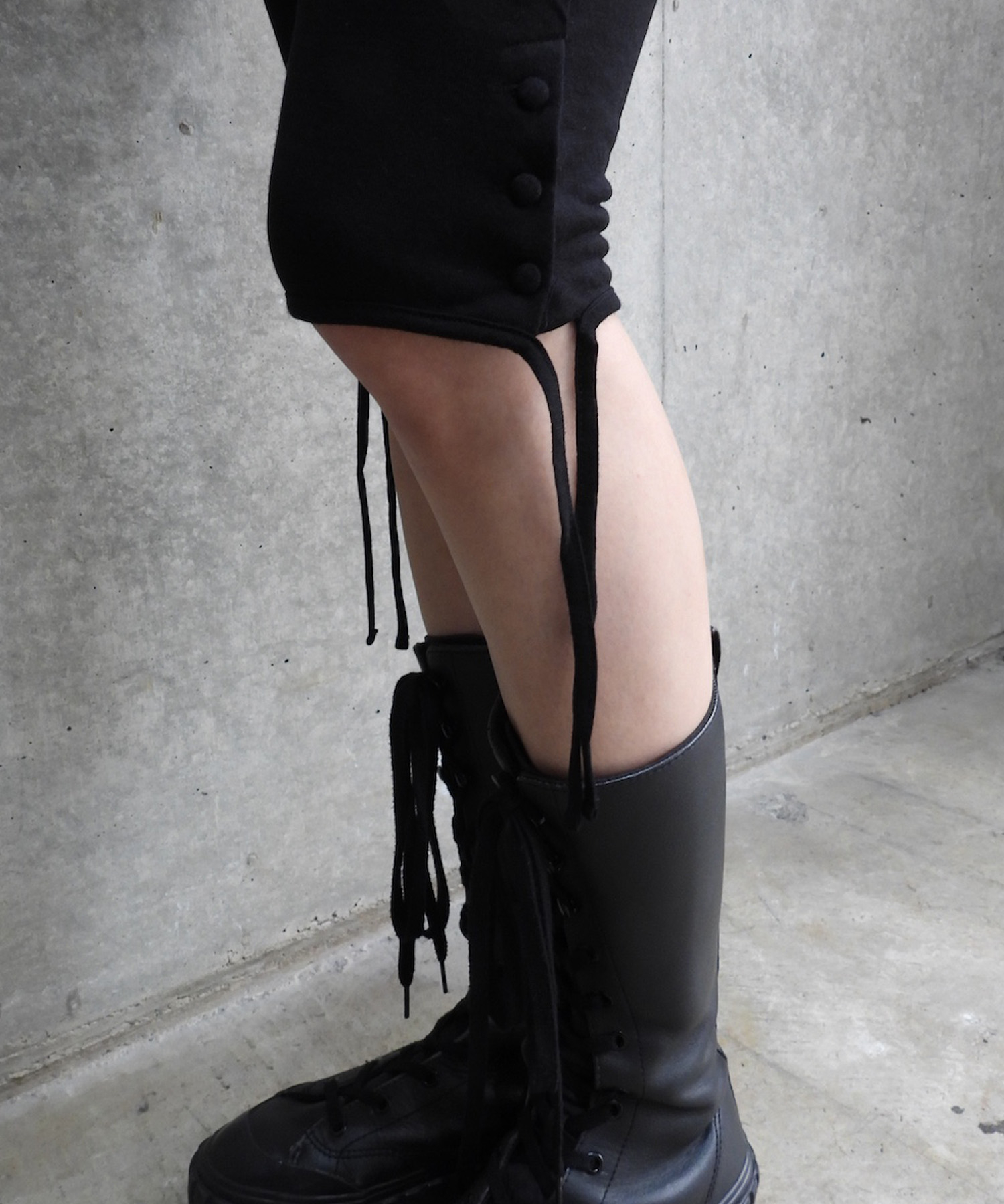 Buttoned Wool Half Leggings