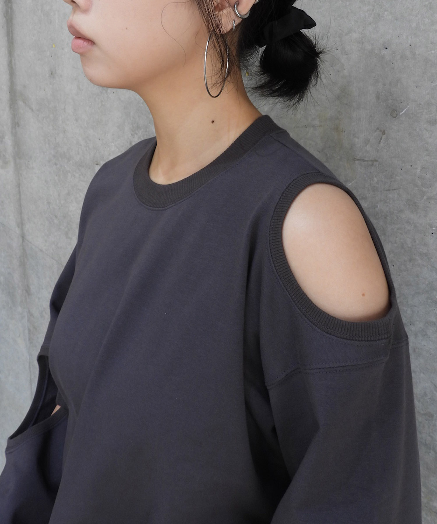 L/S Hole Sweat Shirts