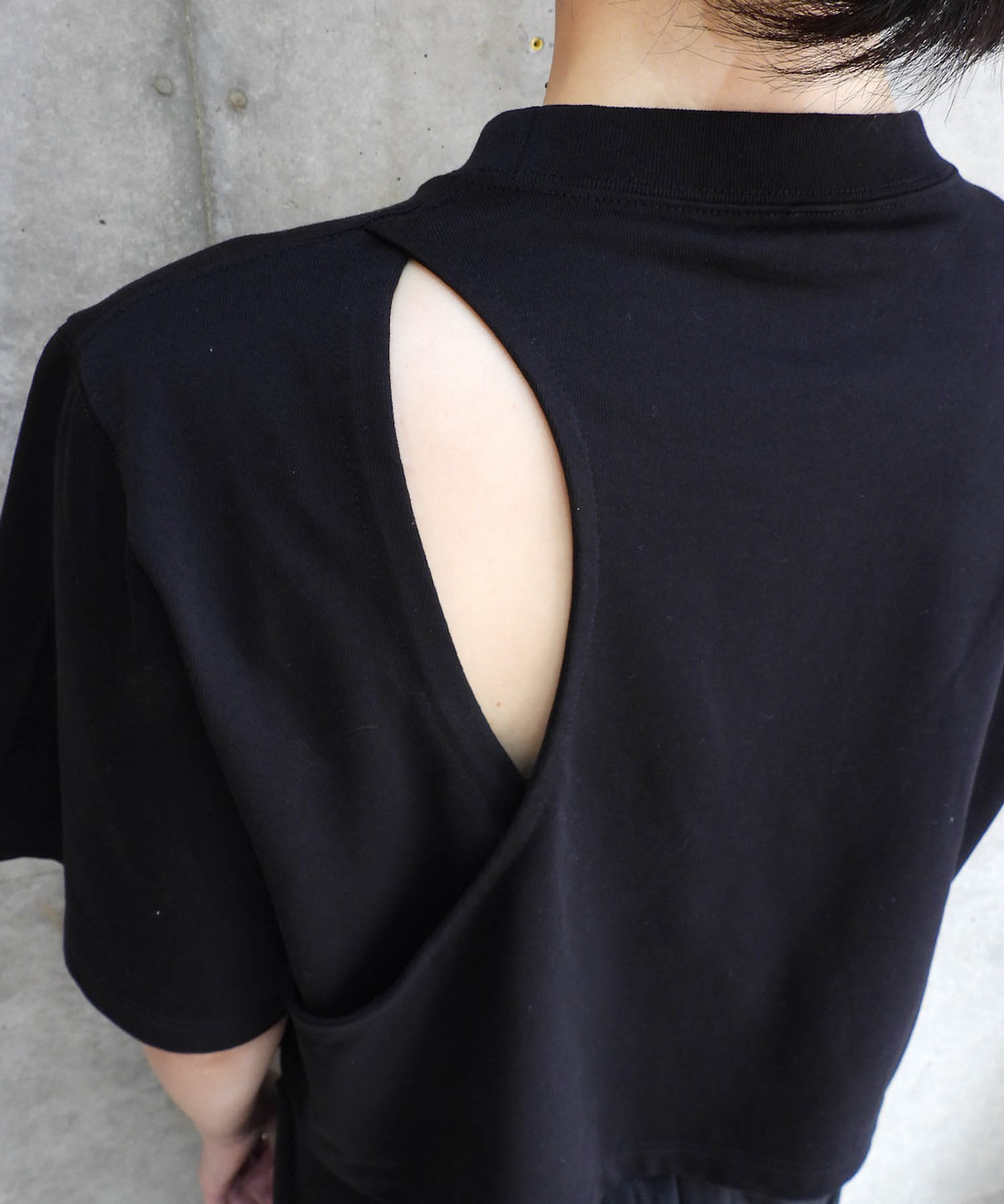 H/S Cut Out Tee