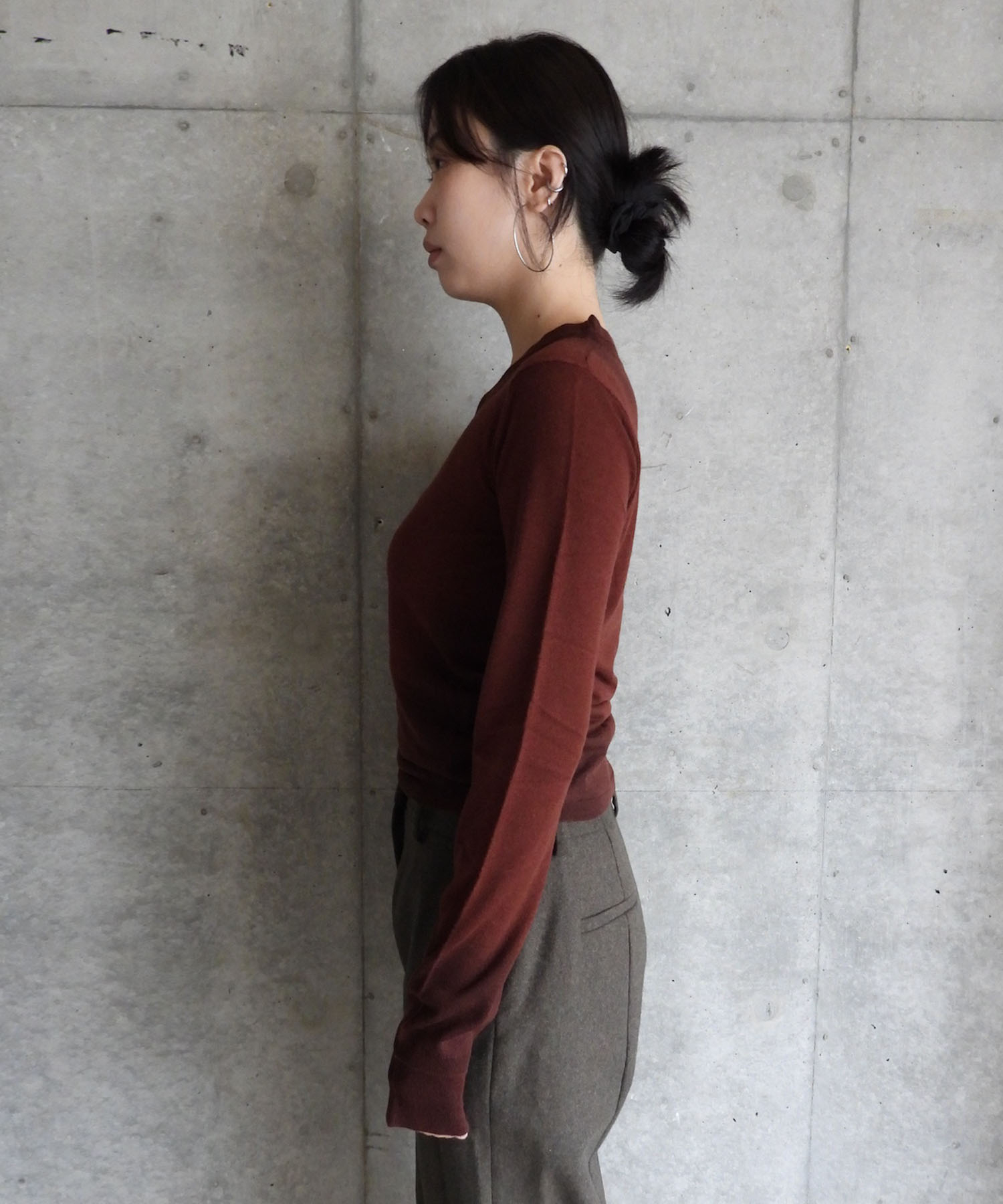 FRAYED V-NECK KNIT TOP