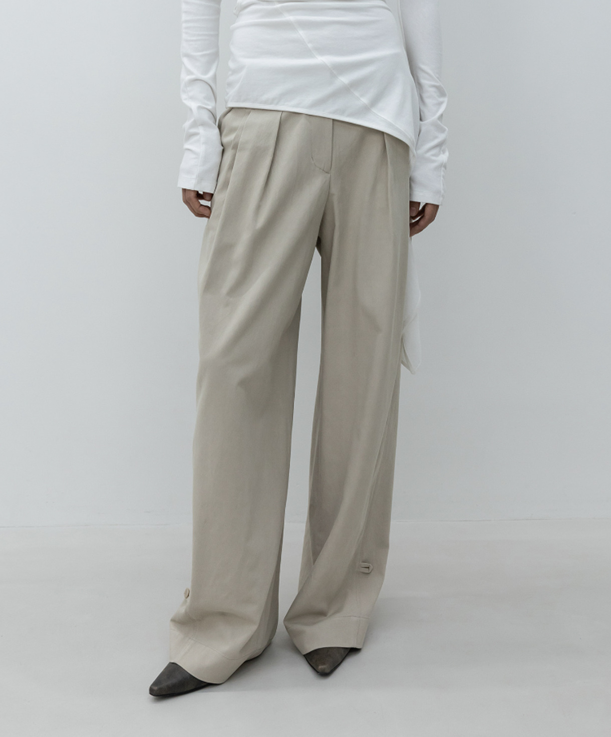 Wide Two-Tuck Pants