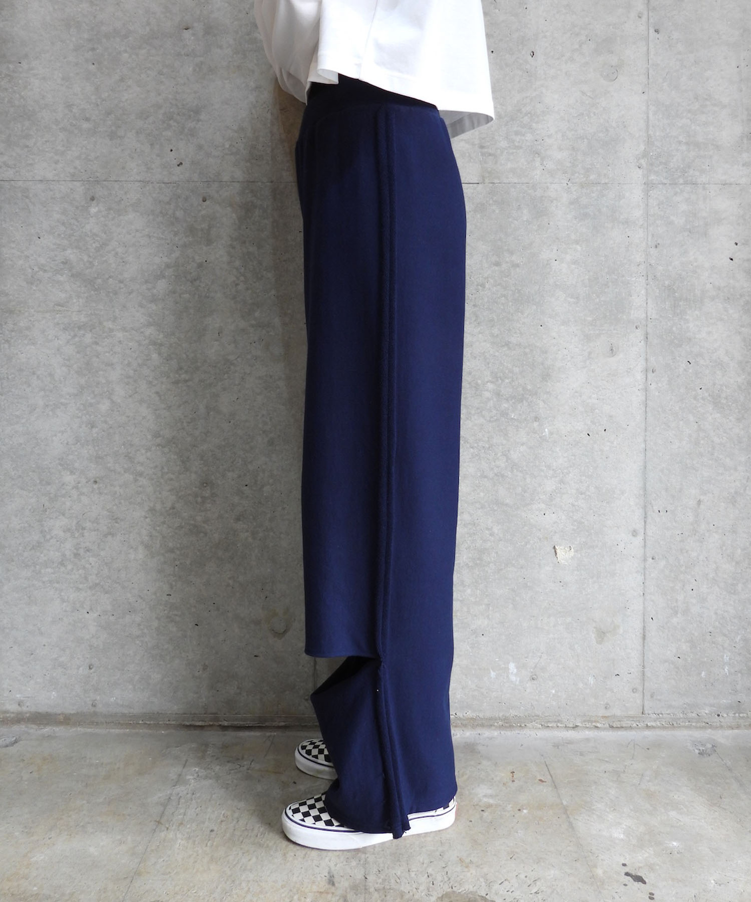 Side Row Edge Slit Pants