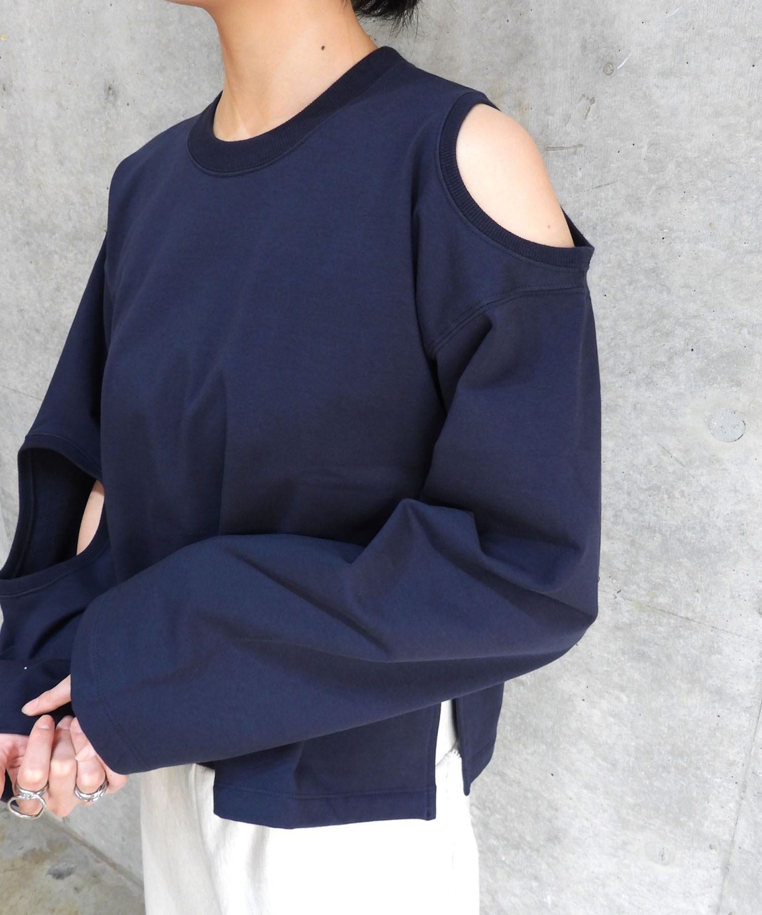 L/S Hole Sweat Shirts