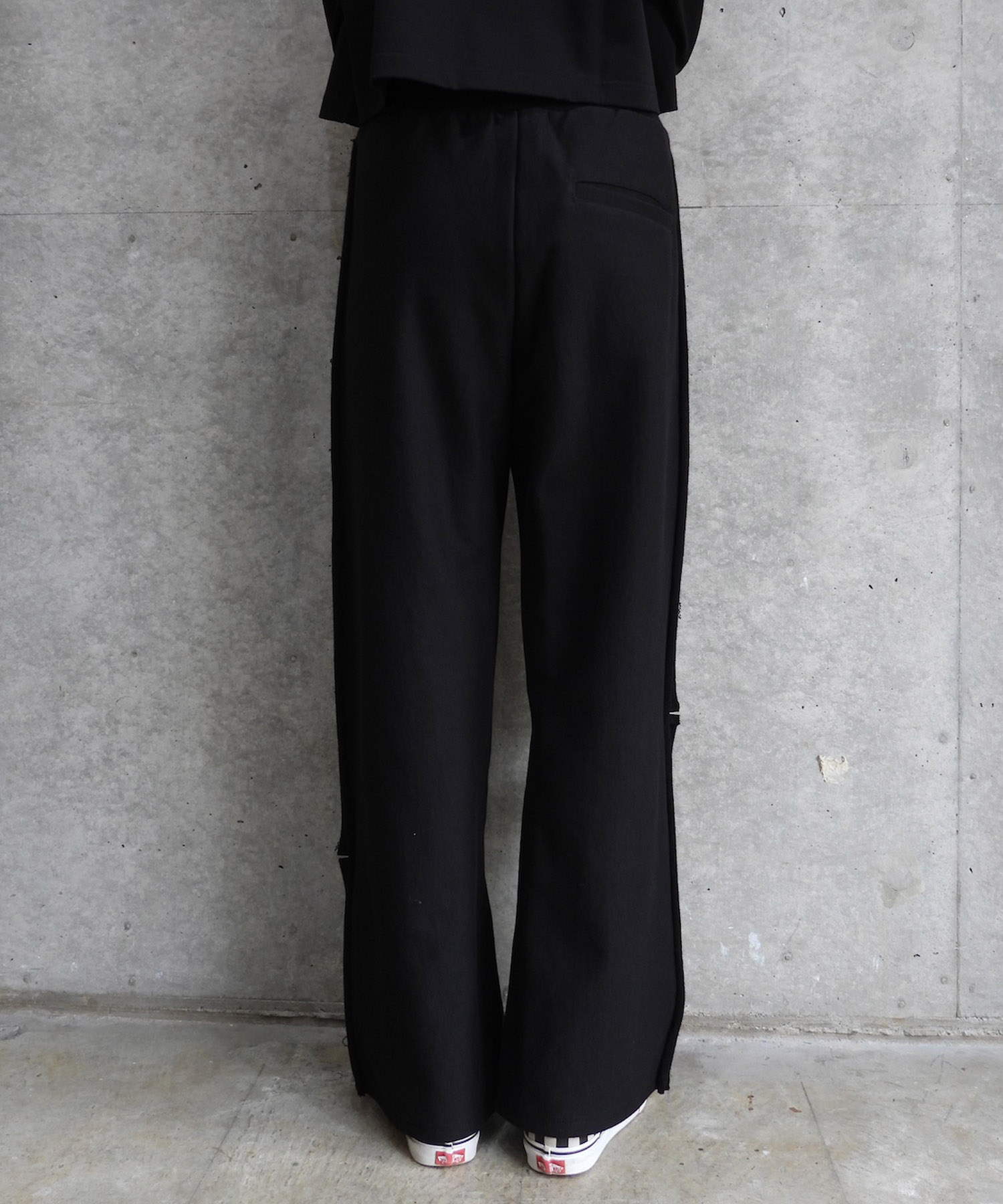 Side Row Edge Slit Pants