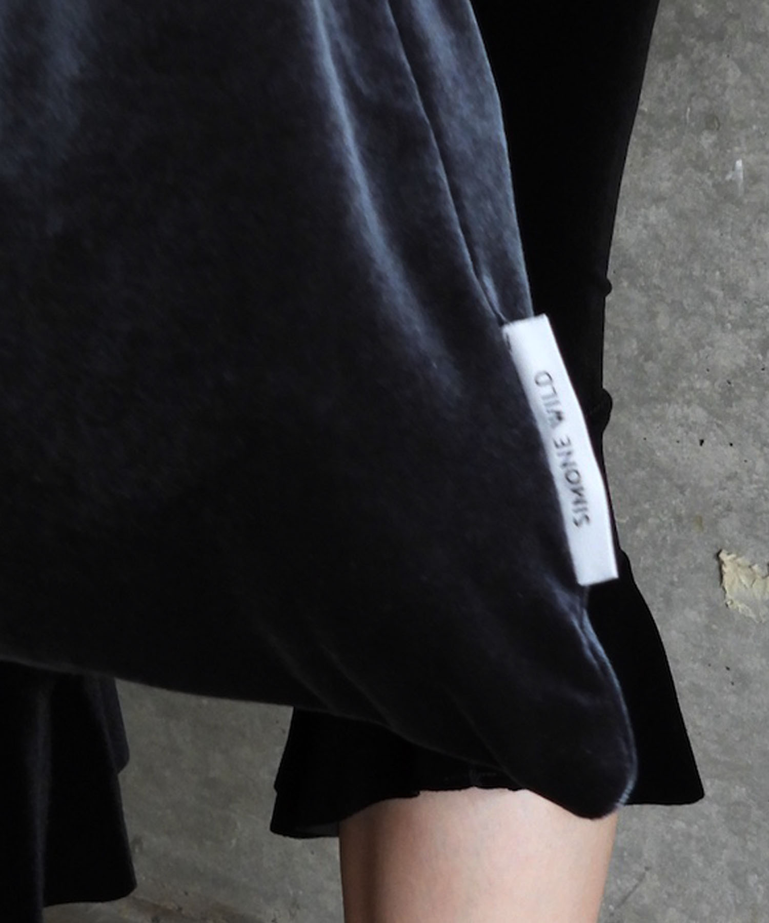 VELVET POUCH