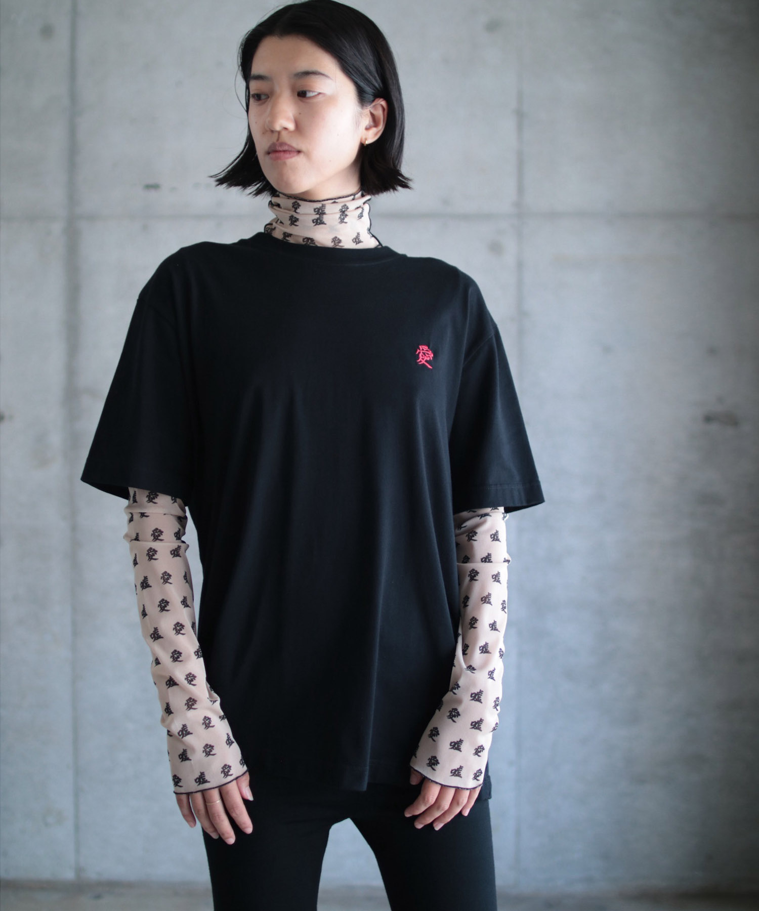 LOVE AND LIE EMBROIDERY H/S TEE