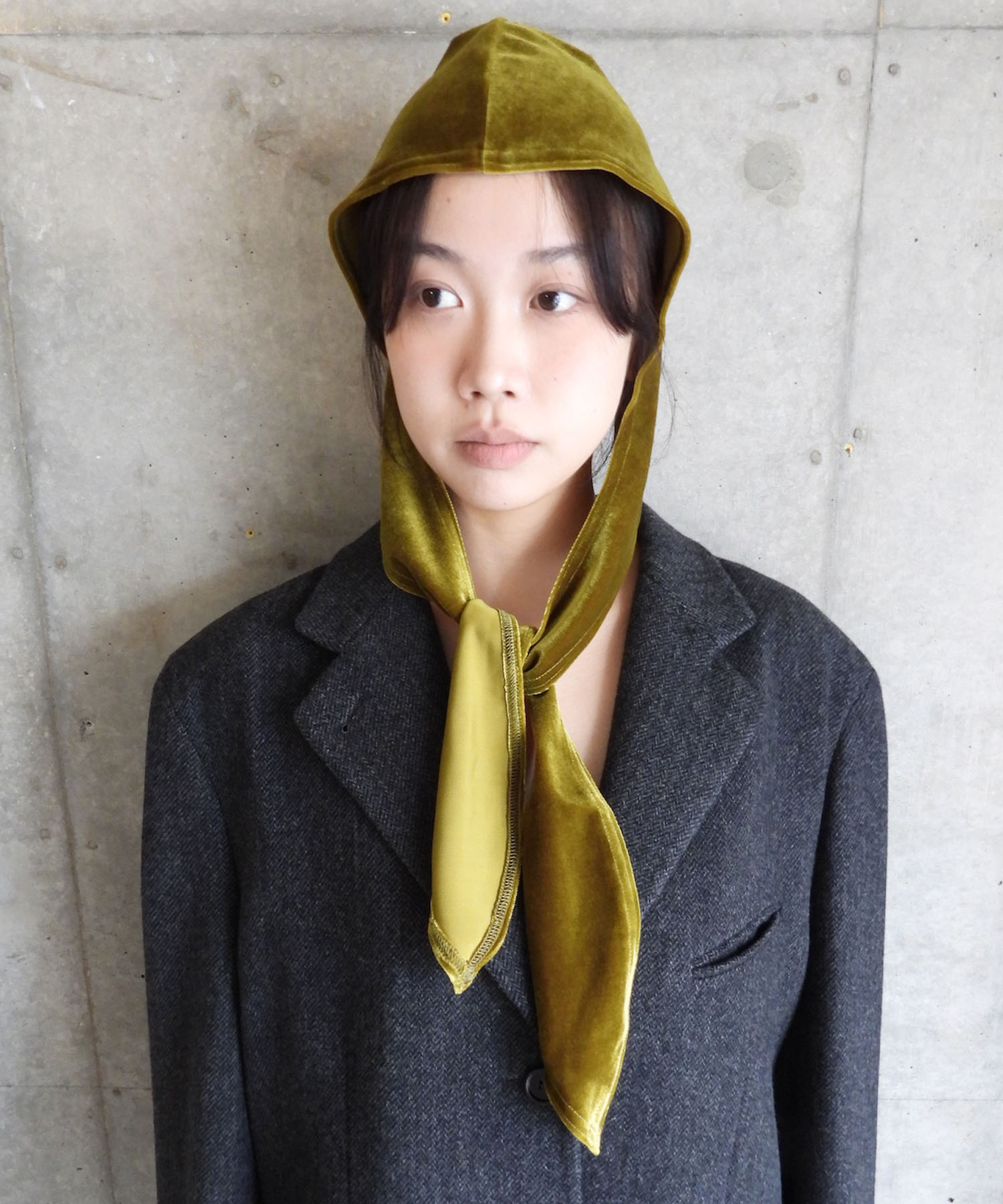 VELVET HOOD