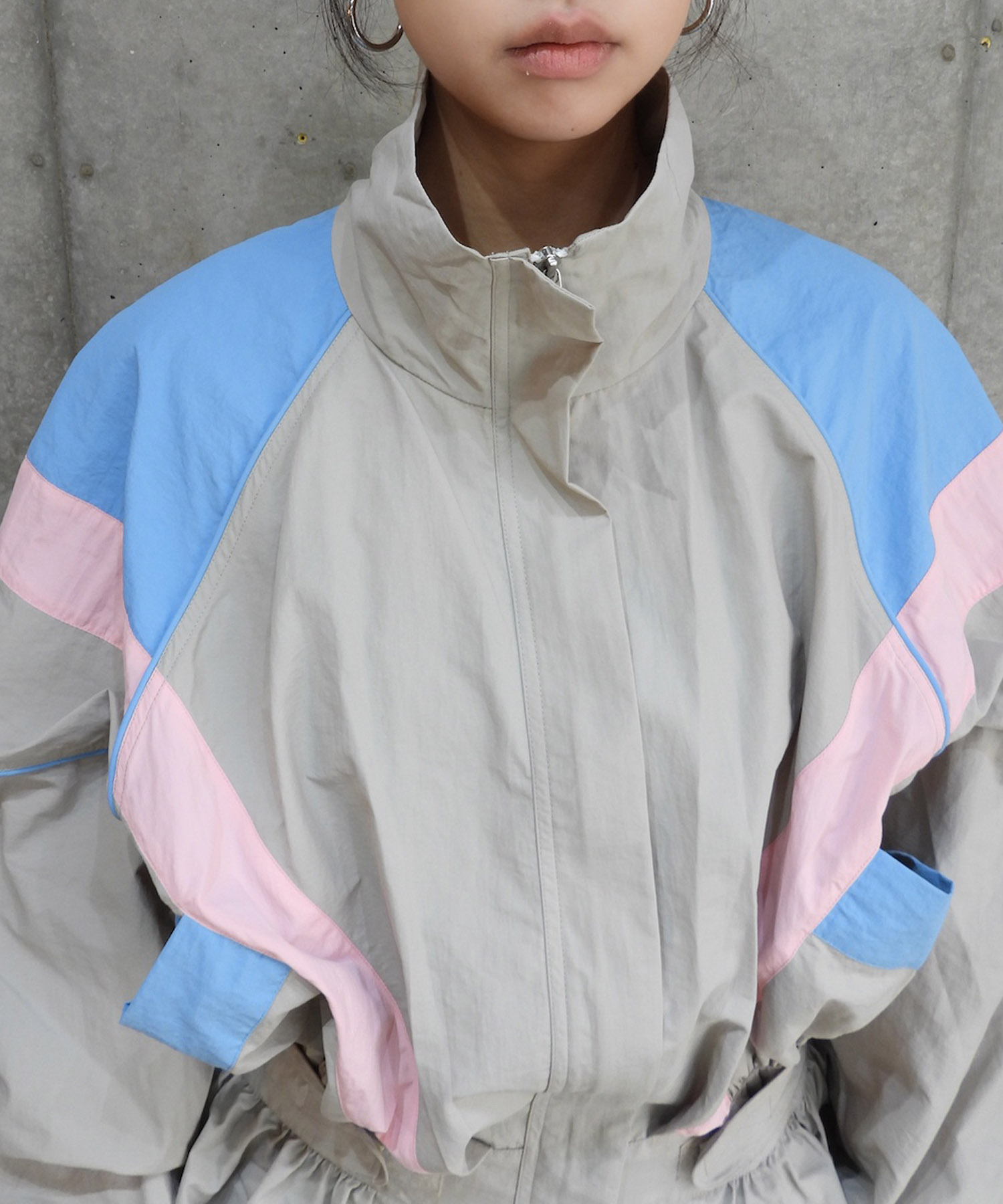 GREY SHORT WINDBREAKER DRESS
