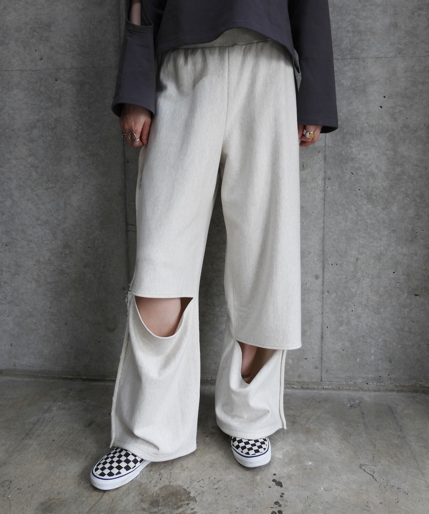 Side Row Edge Slit Pants