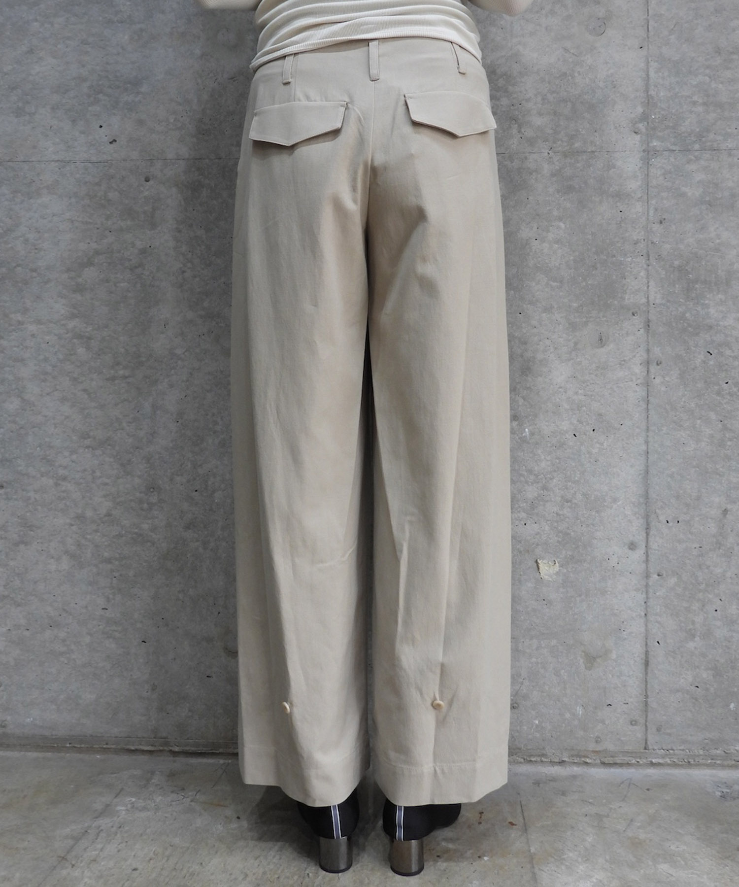 Wide Two-Tuck Pants