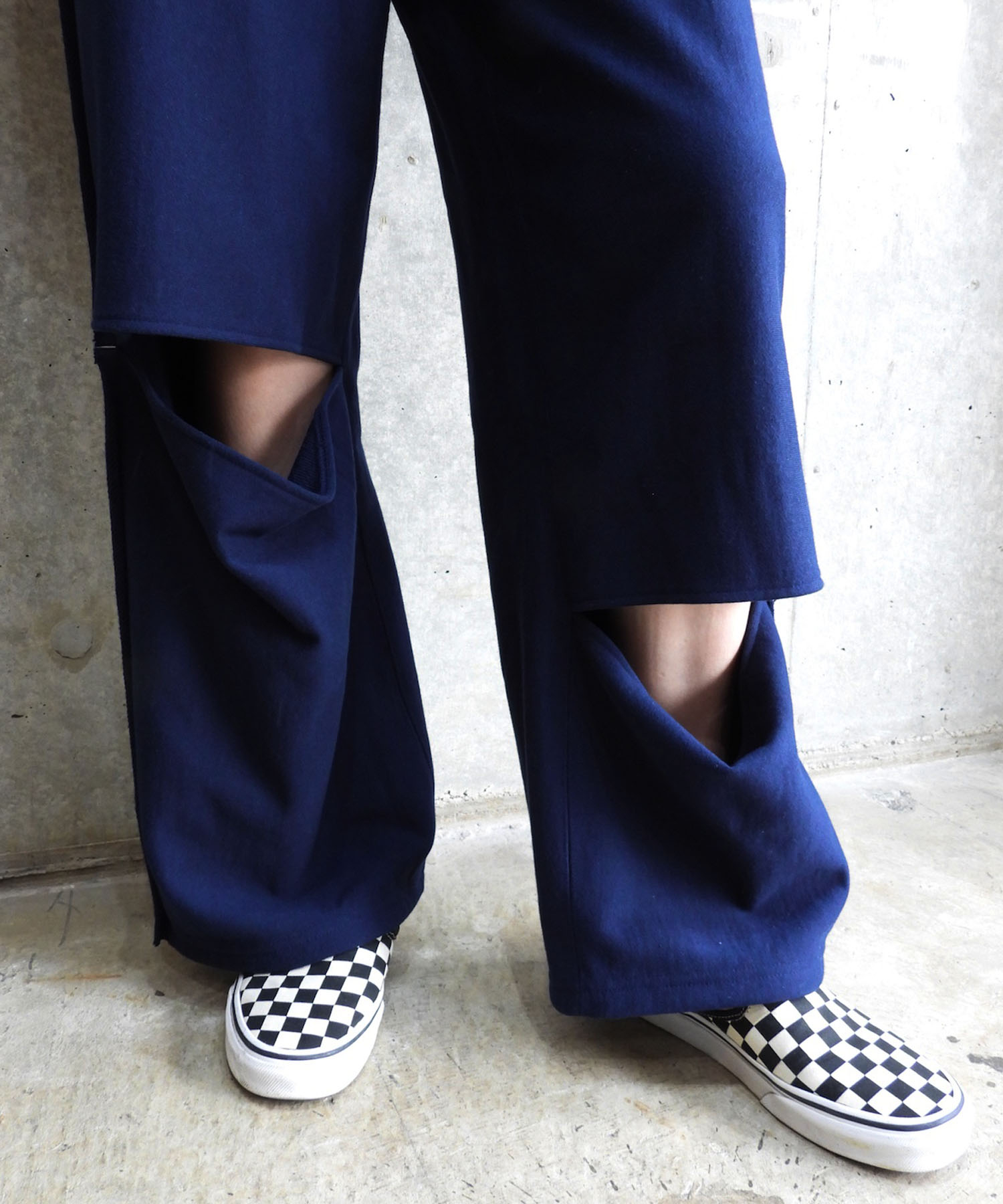 Side Row Edge Slit Pants