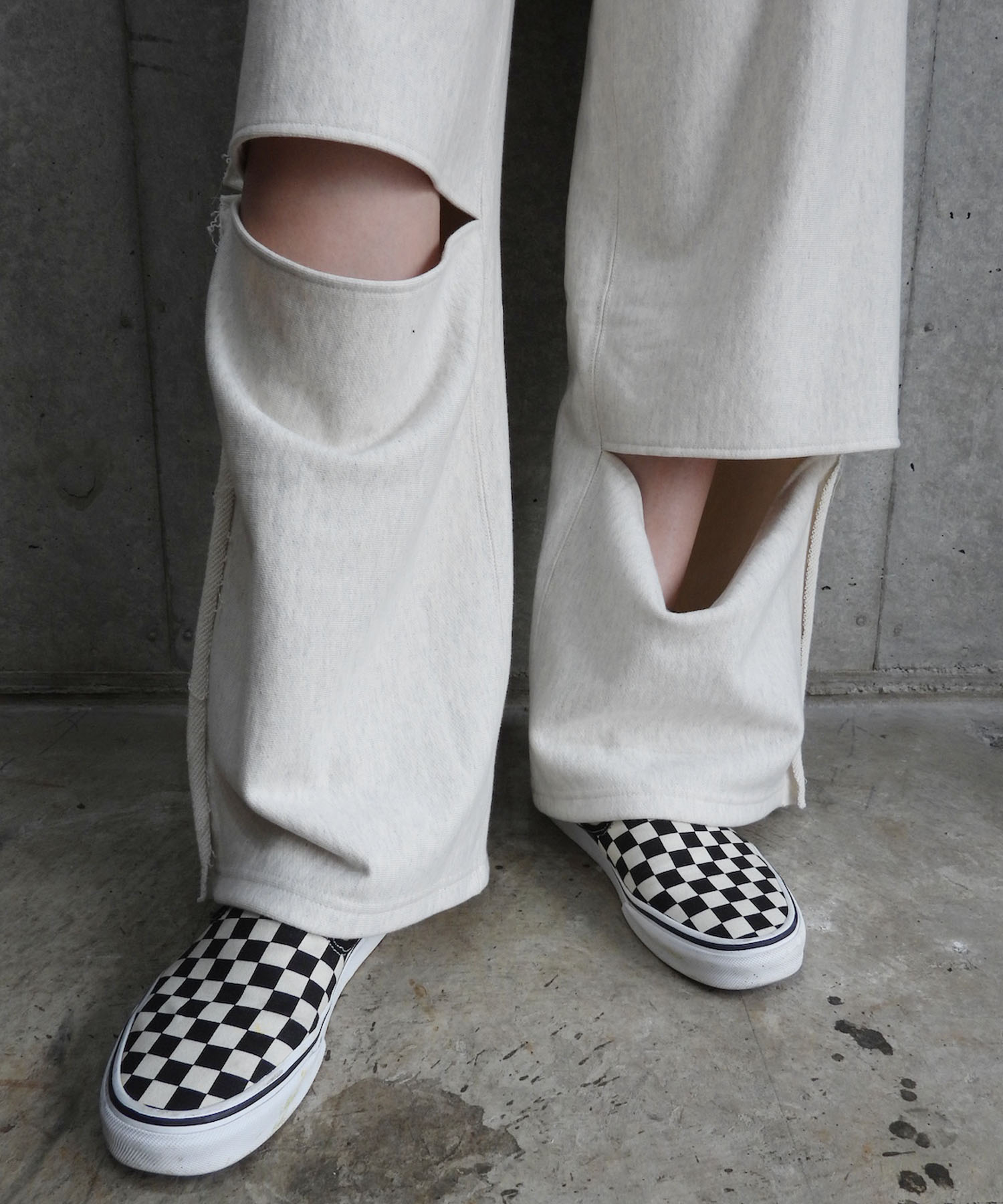 Side Row Edge Slit Pants
