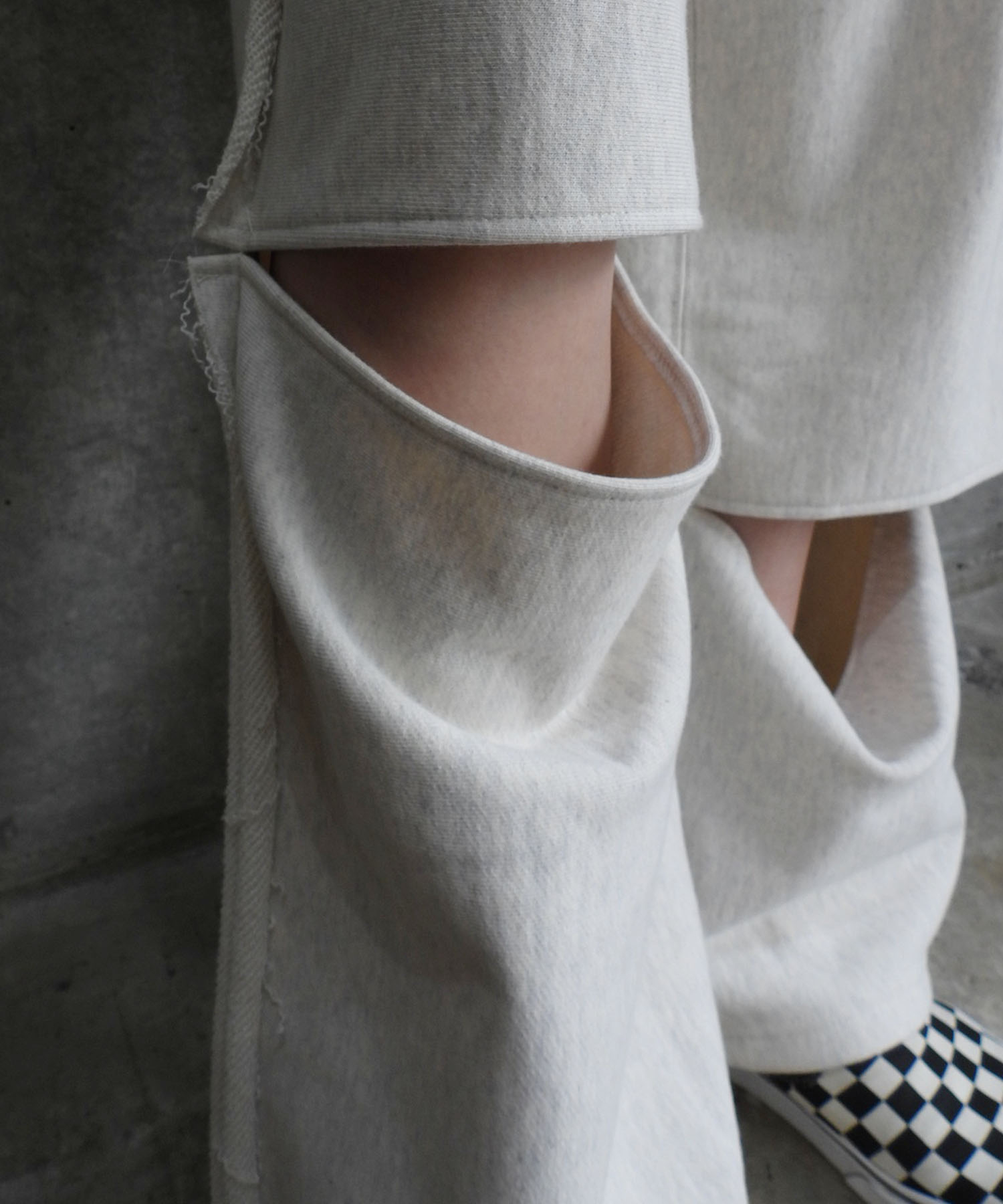 Side Row Edge Slit Pants