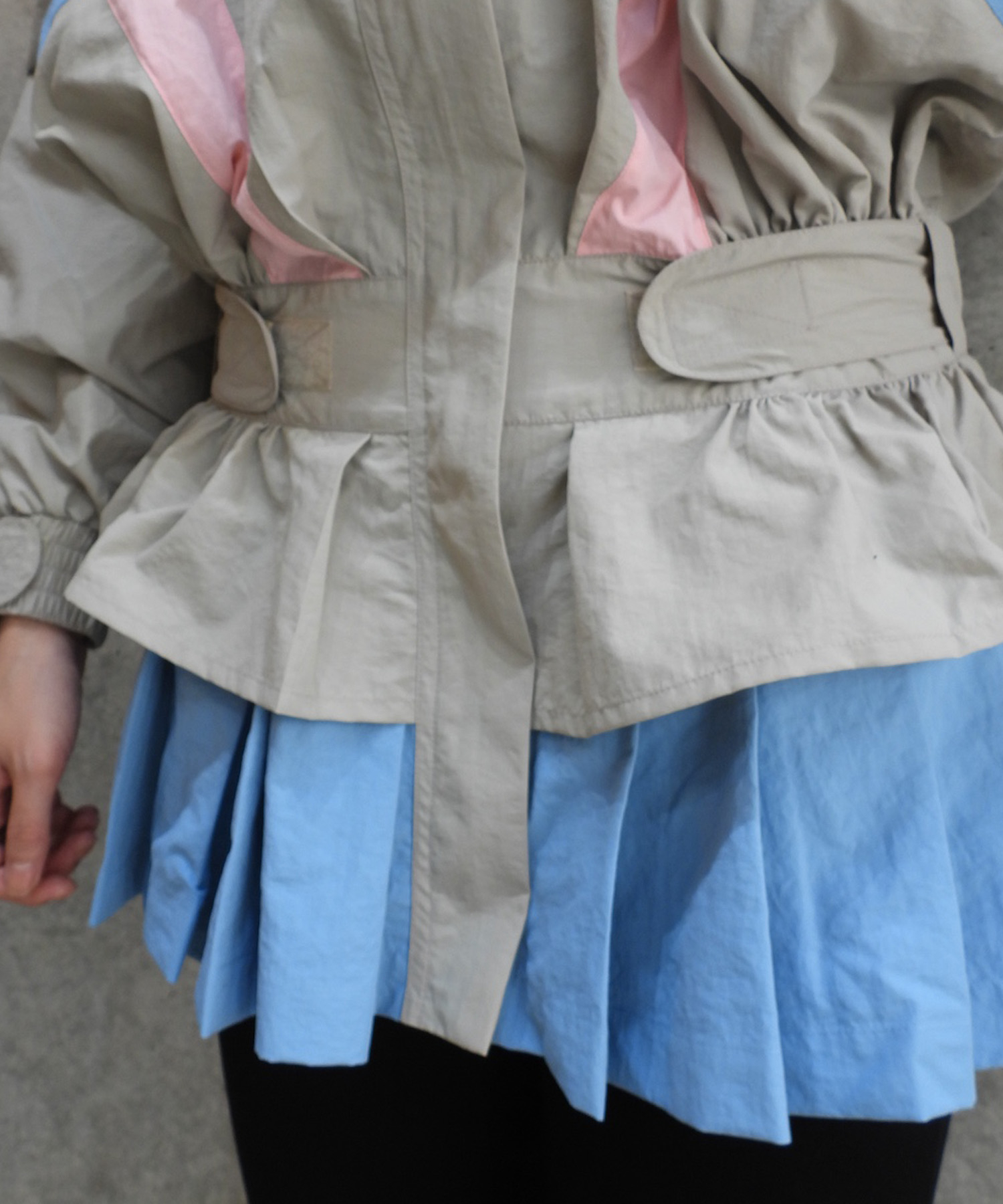 GREY SHORT WINDBREAKER DRESS