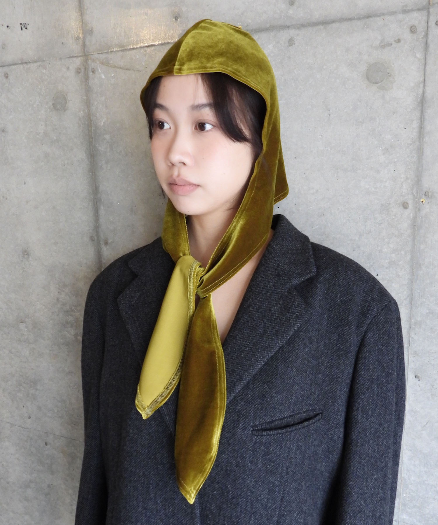 VELVET HOOD