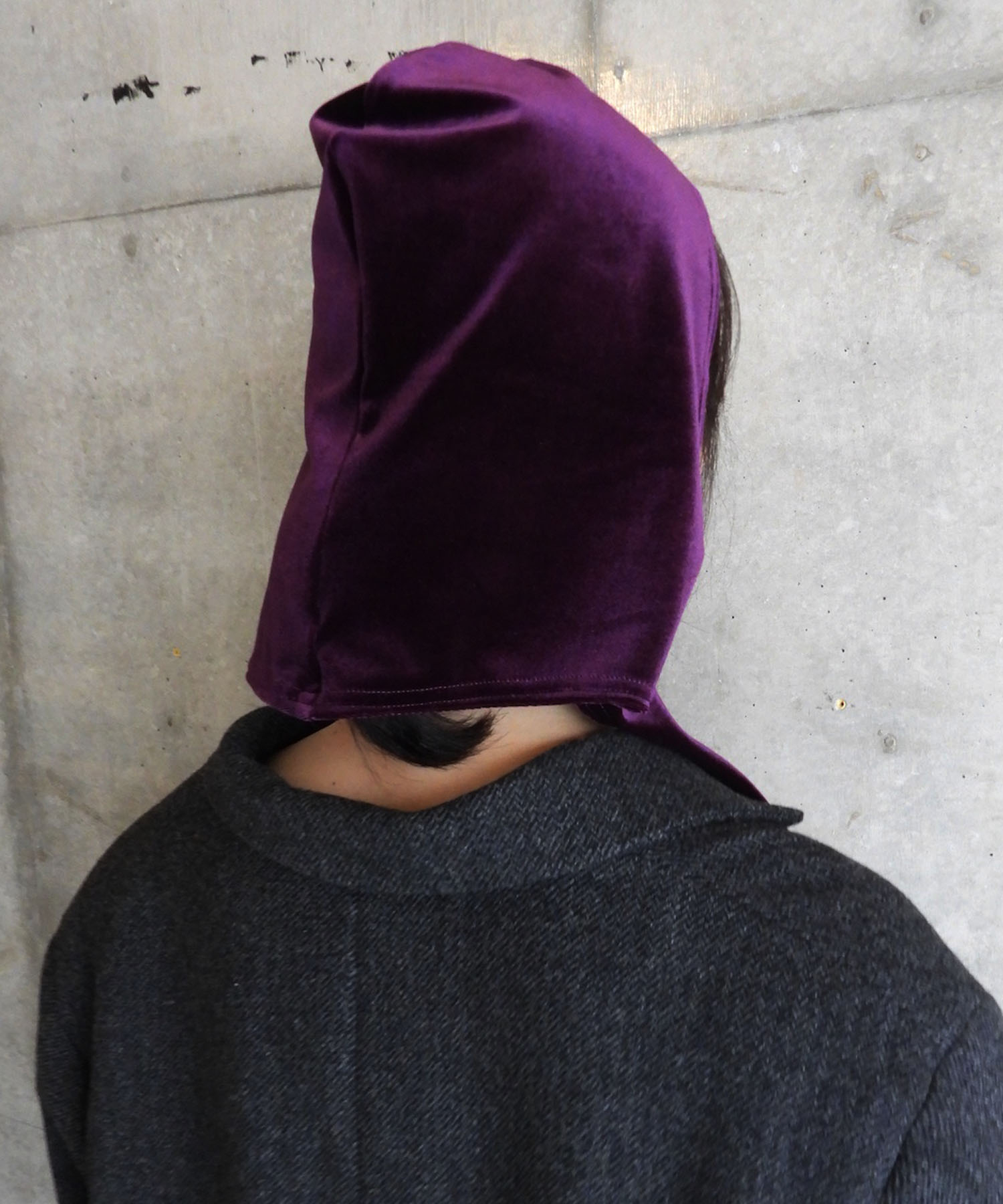VELVET HOOD