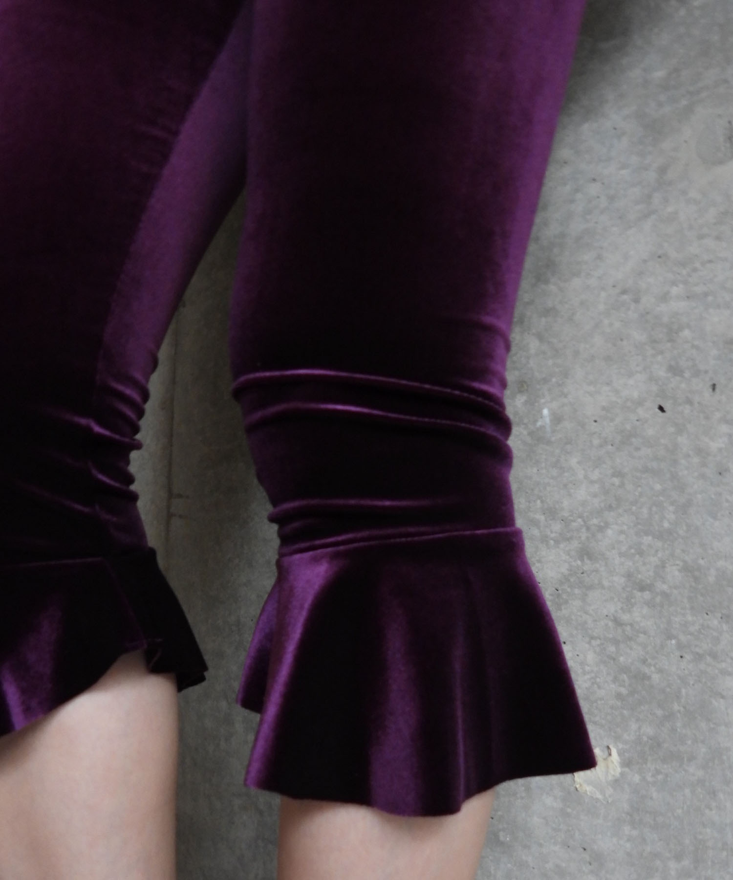 Velvet Volant Capri Pants