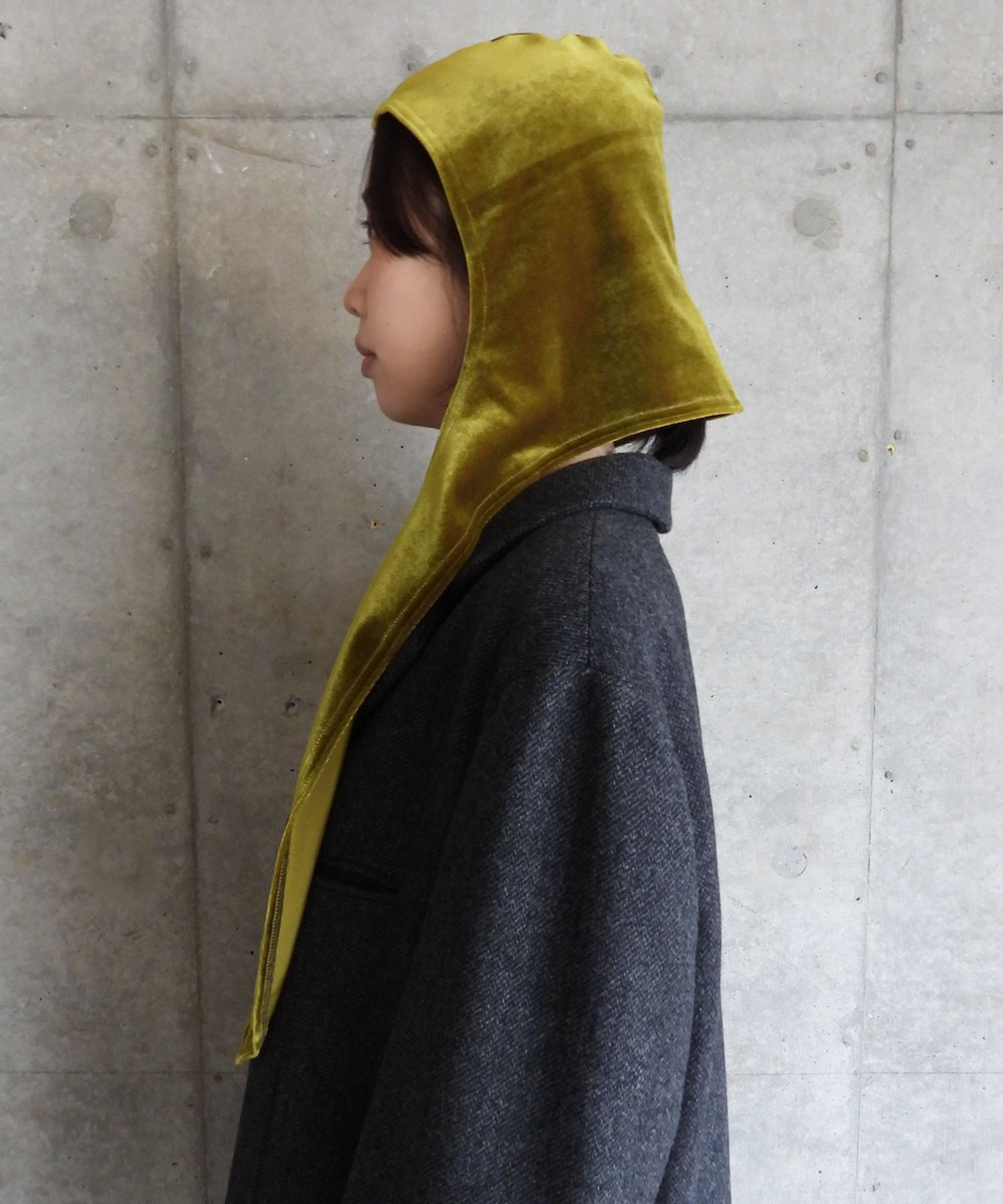 VELVET HOOD