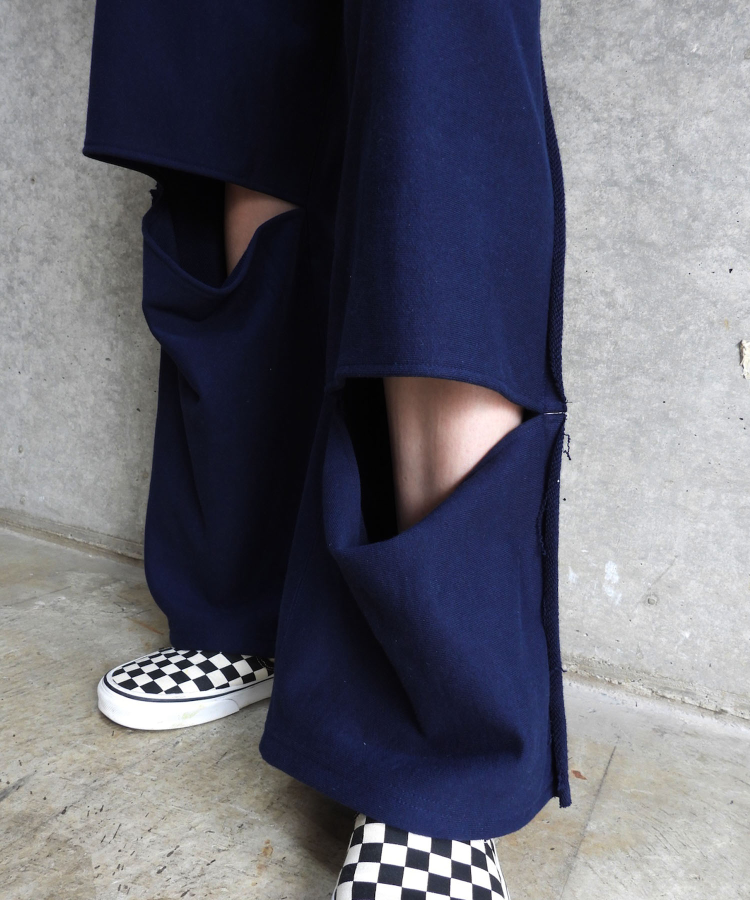 Side Row Edge Slit Pants