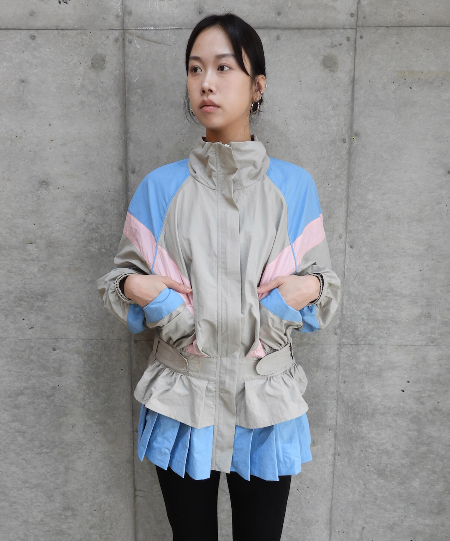 GREY SHORT WINDBREAKER DRESS