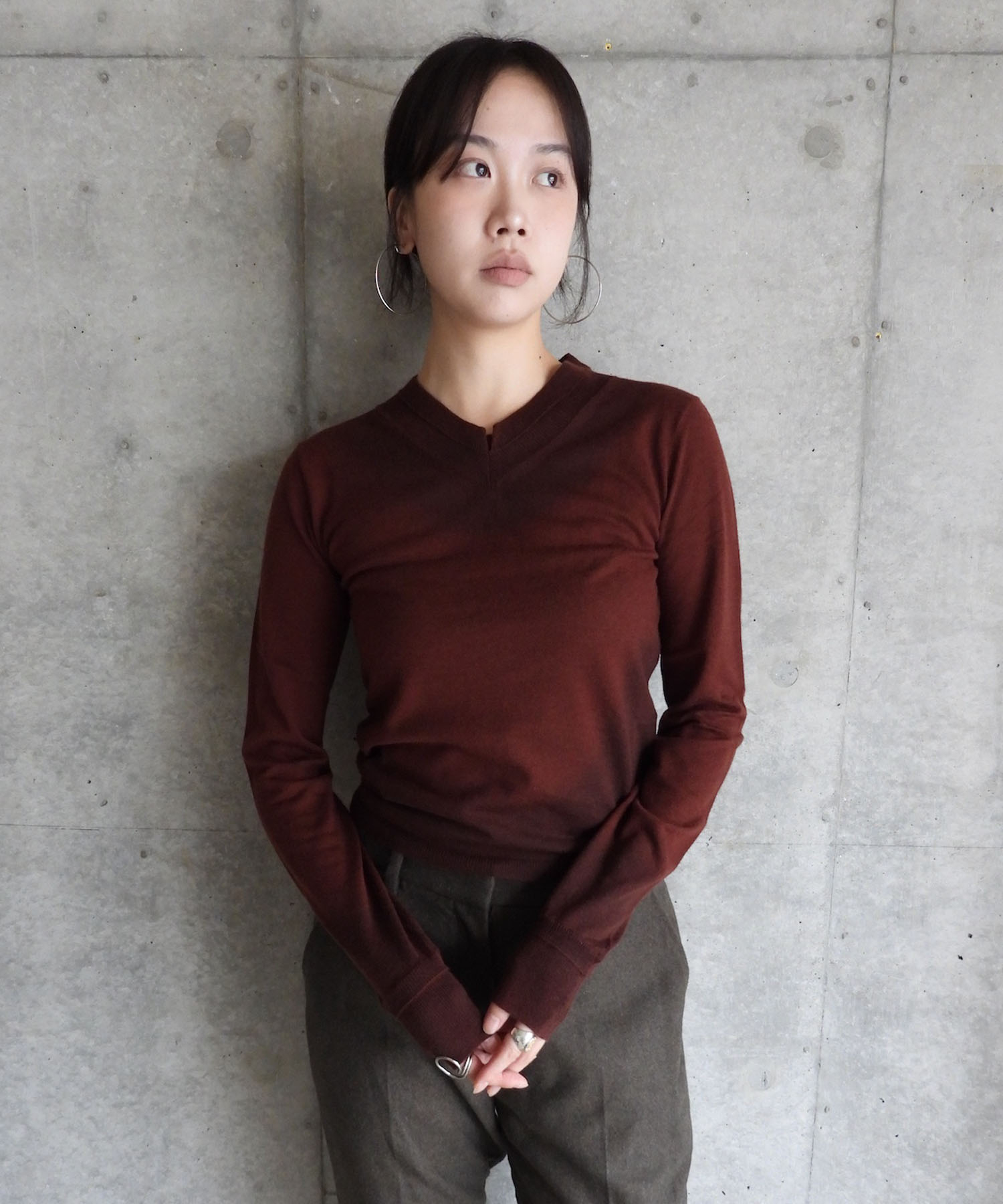 FRAYED V-NECK KNIT TOP