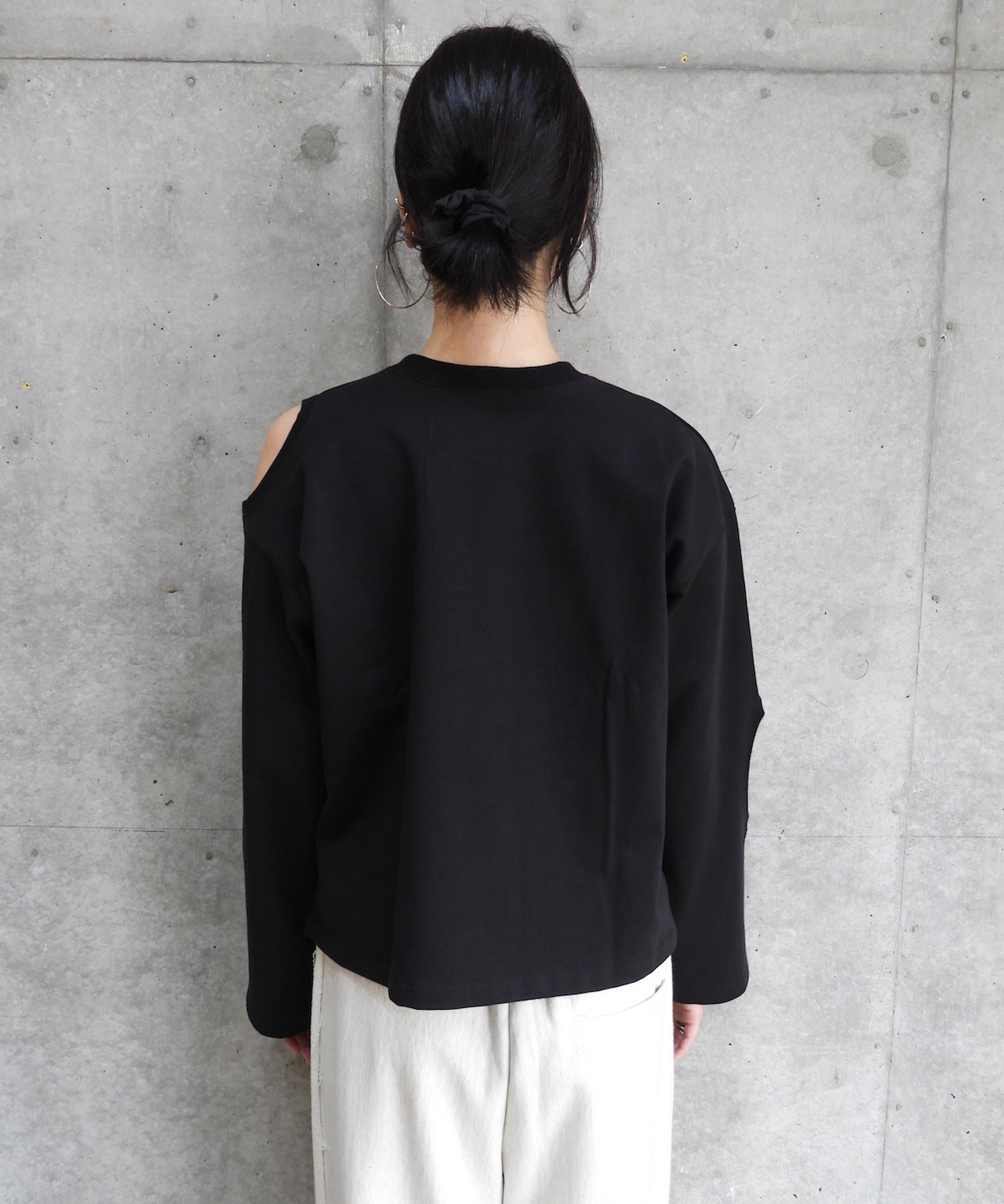 L/S Hole Sweat Shirts