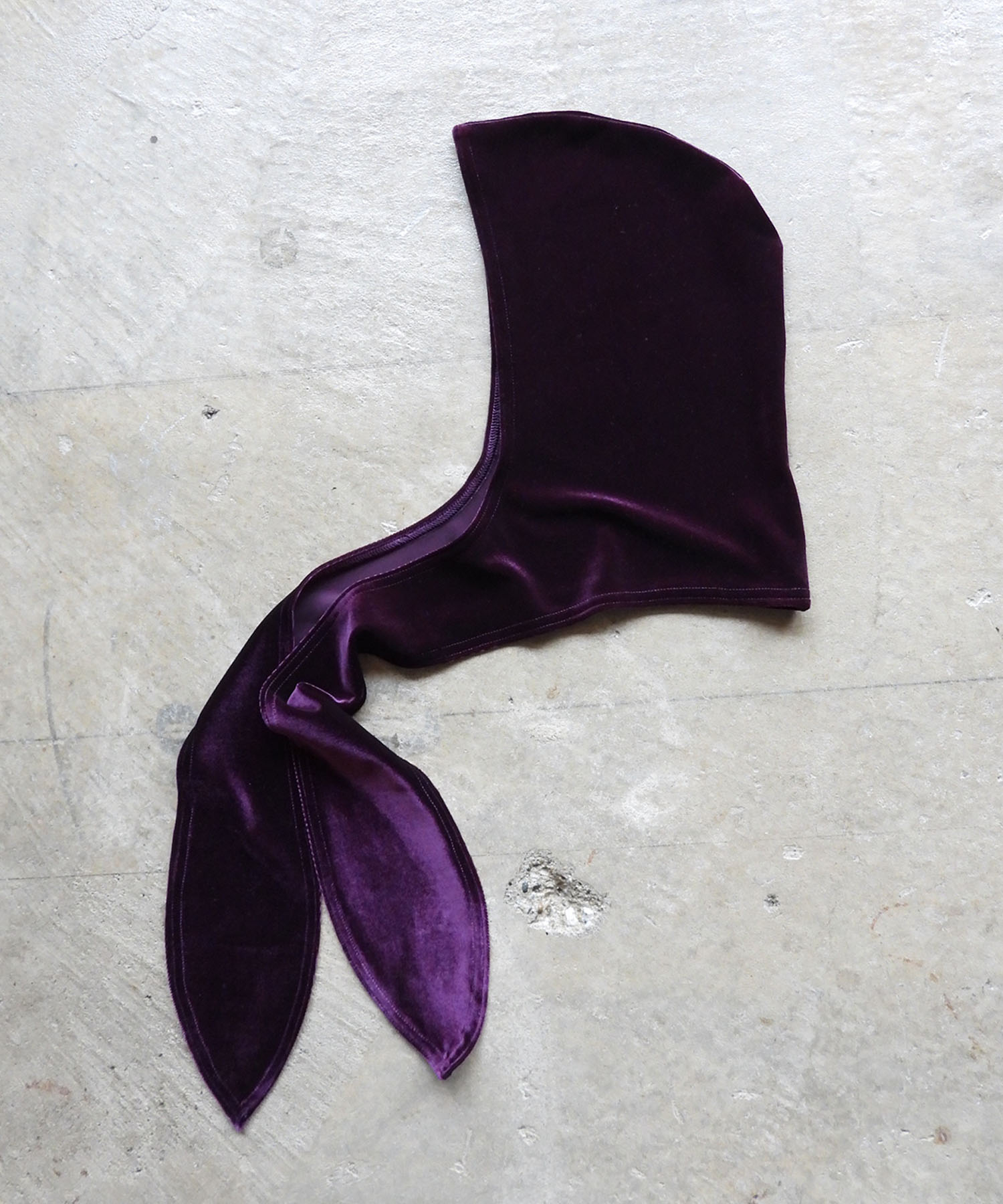 VELVET HOOD