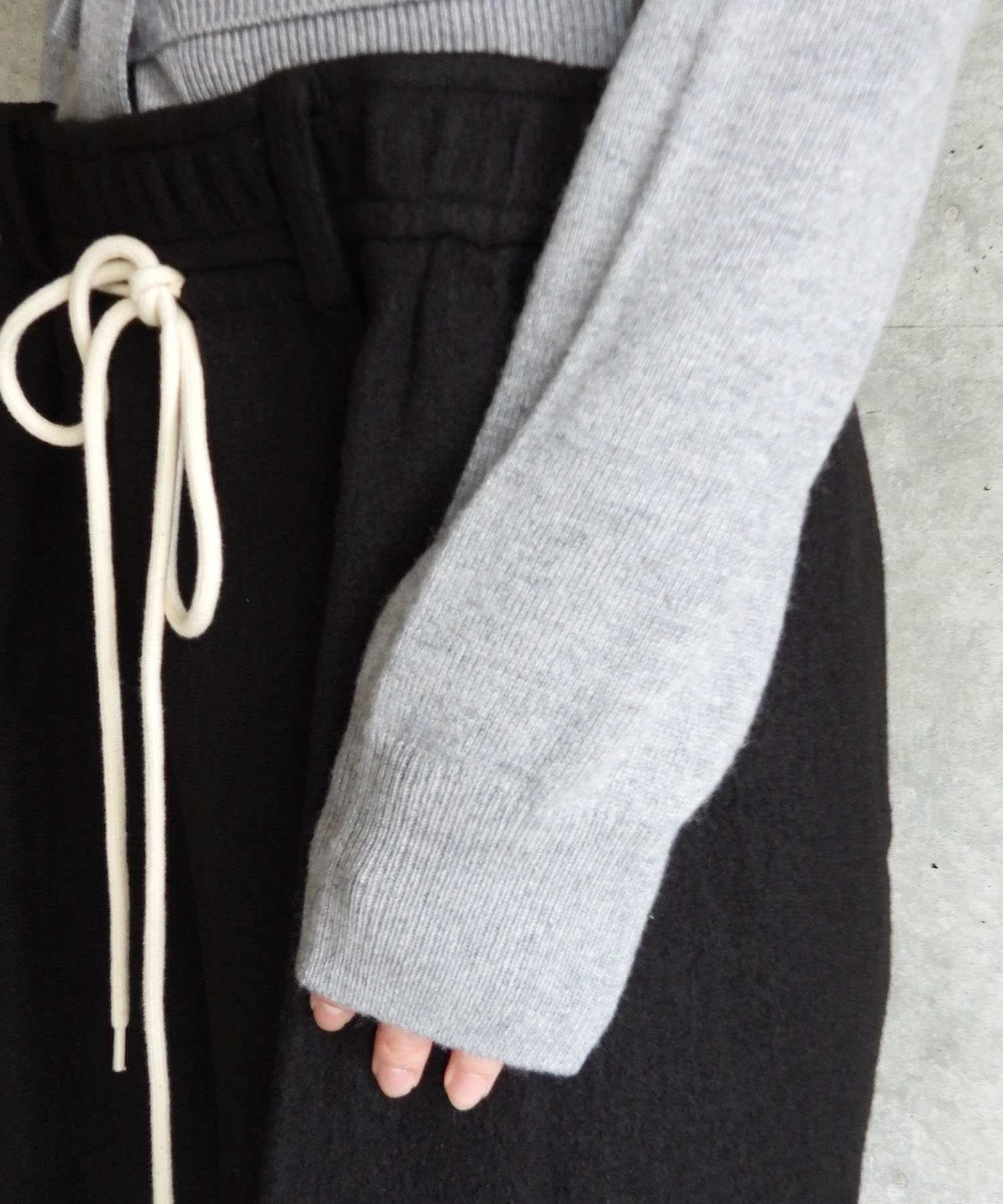 DOUBLE-LAYER WAVY CARDIGAN