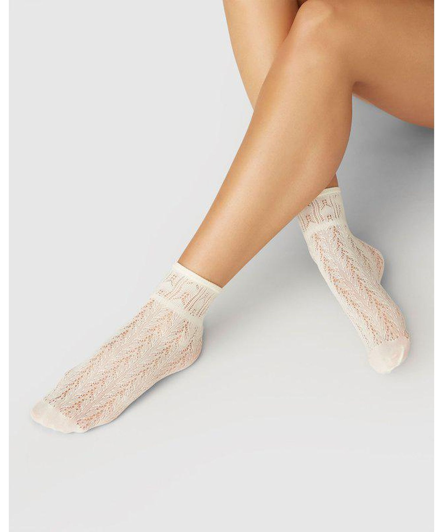 Erica Crochet Socks Ivory