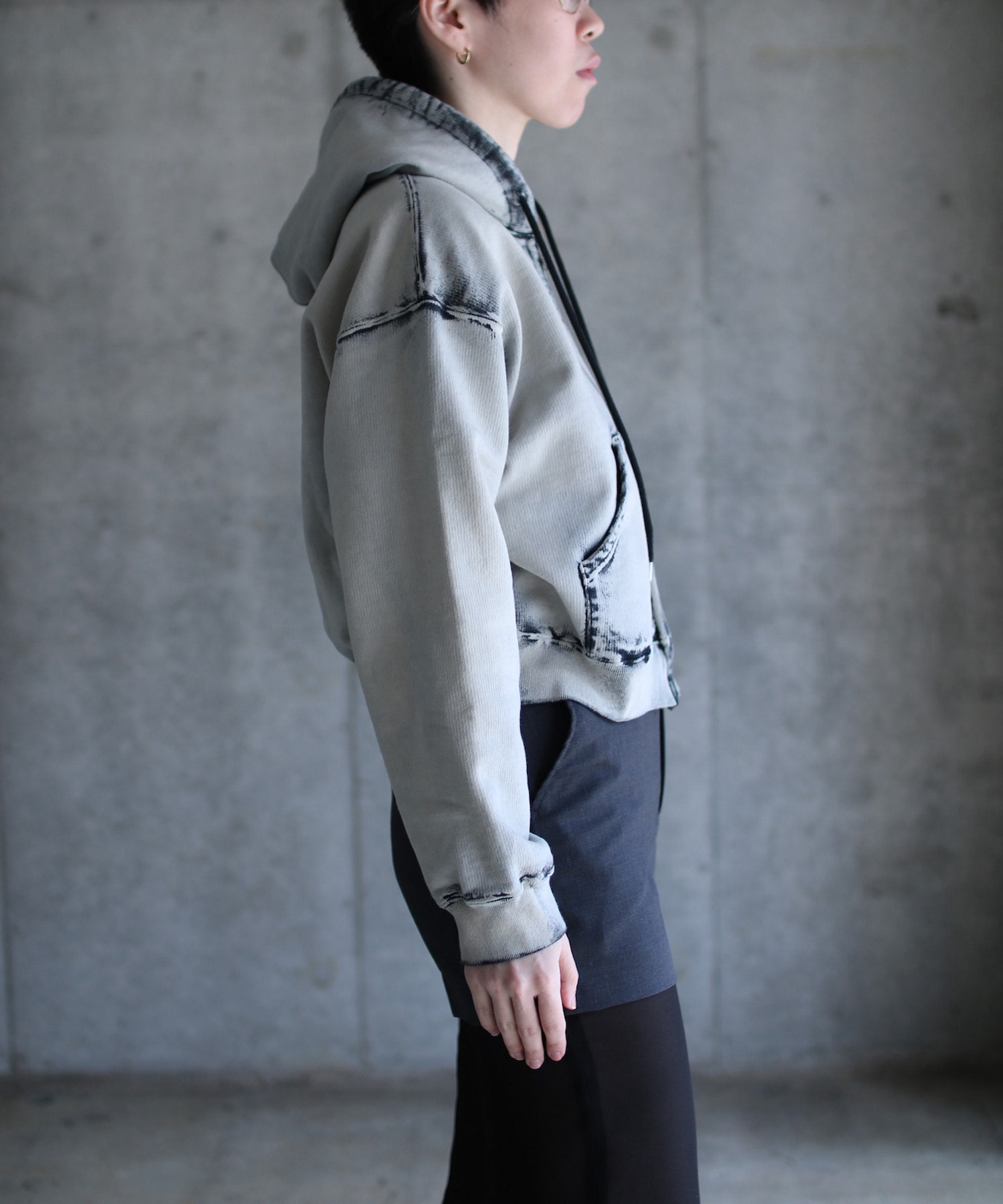 BLEACHED SWEAT CROPPED HOODIE