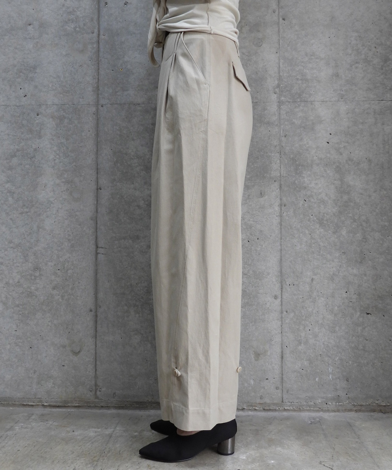 Wide Two-Tuck Pants