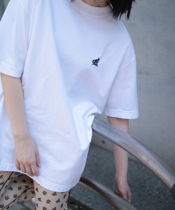 LOVE AND LIE EMBROIDERY H/S TEE
